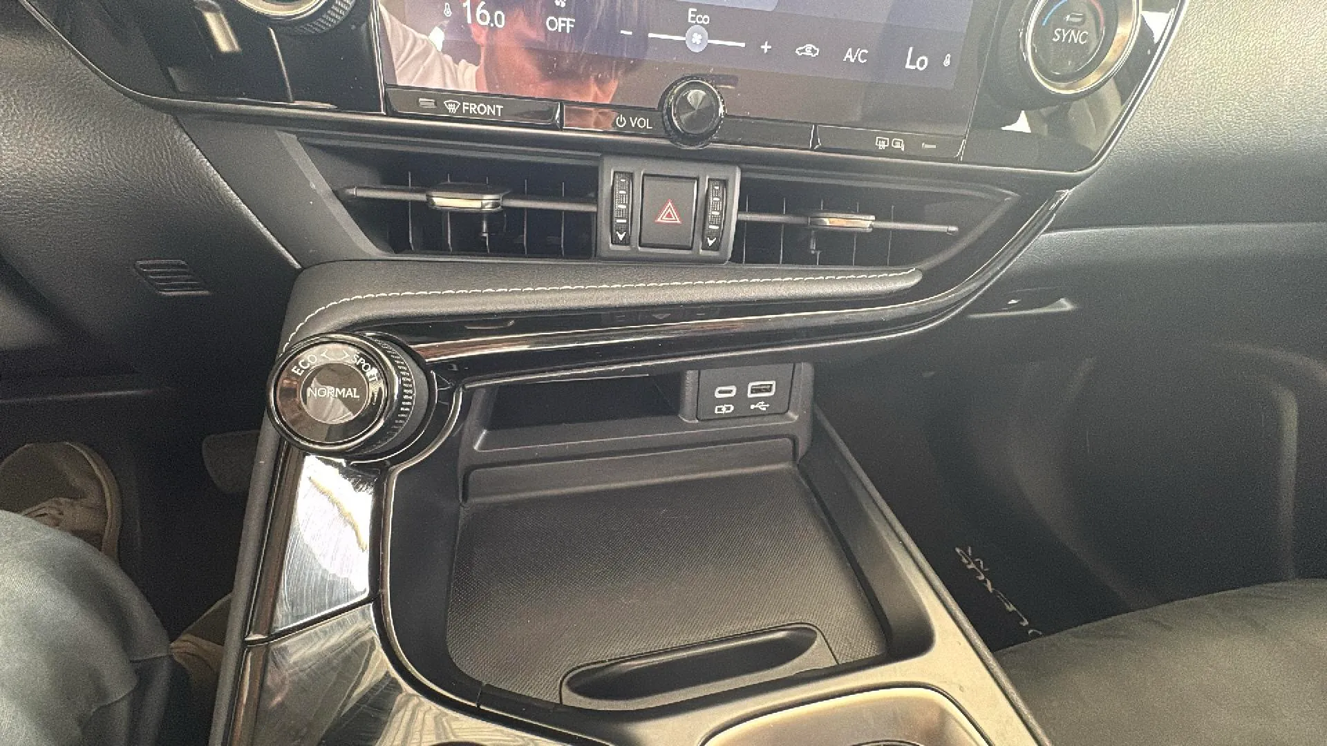 Lexus NX 350h Business City 2WD - foto 21