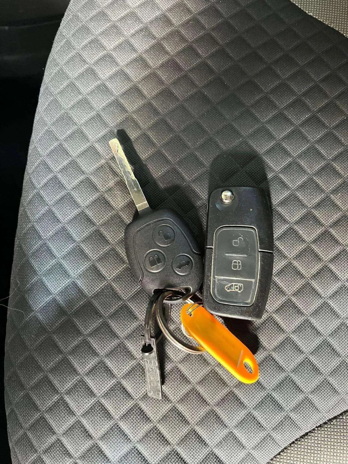 Ford Tourneo Courier 1.5 TDCi Titanium - foto 23
