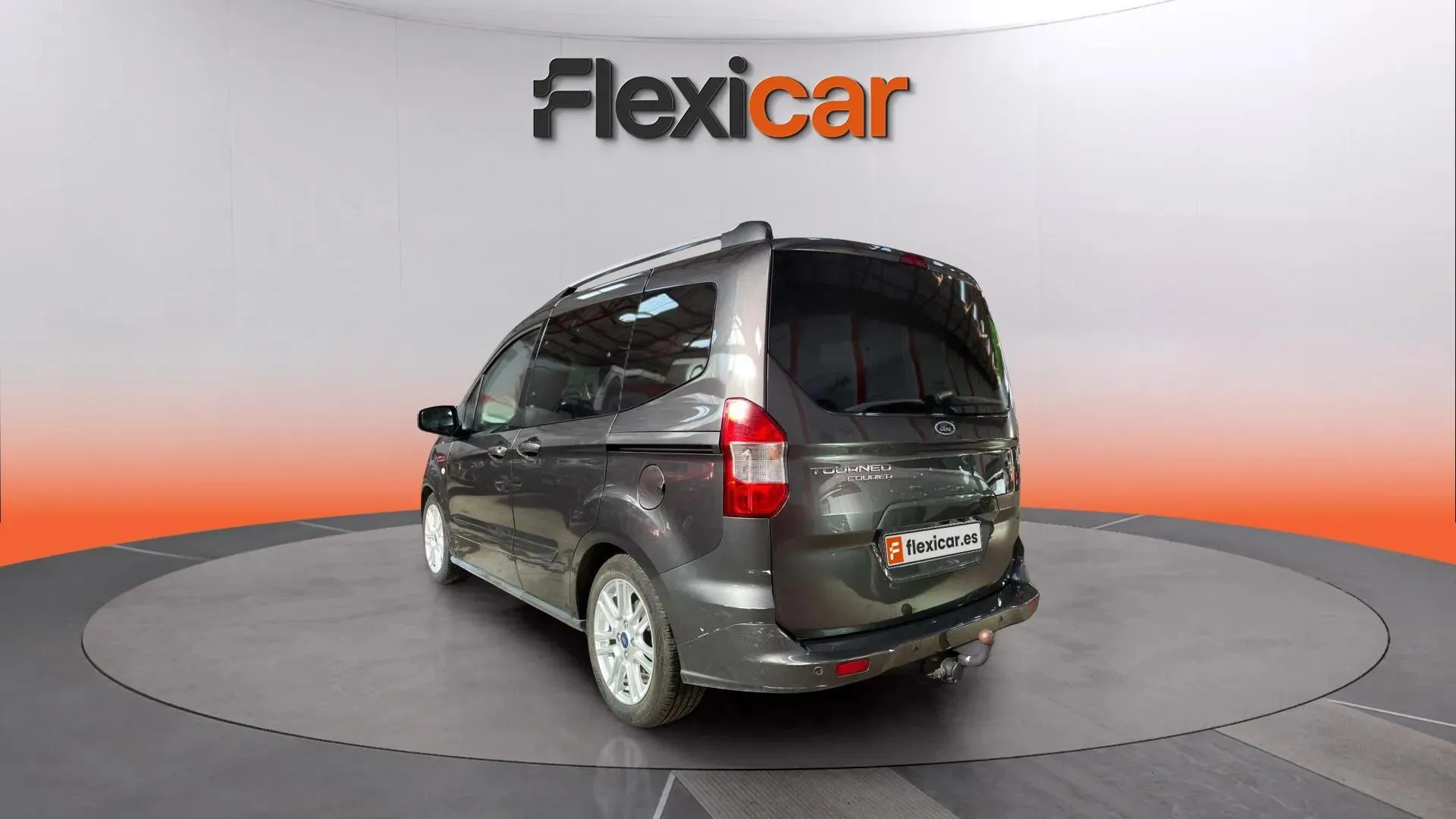 Ford Tourneo Courier 1.5 TDCi Titanium - foto 5