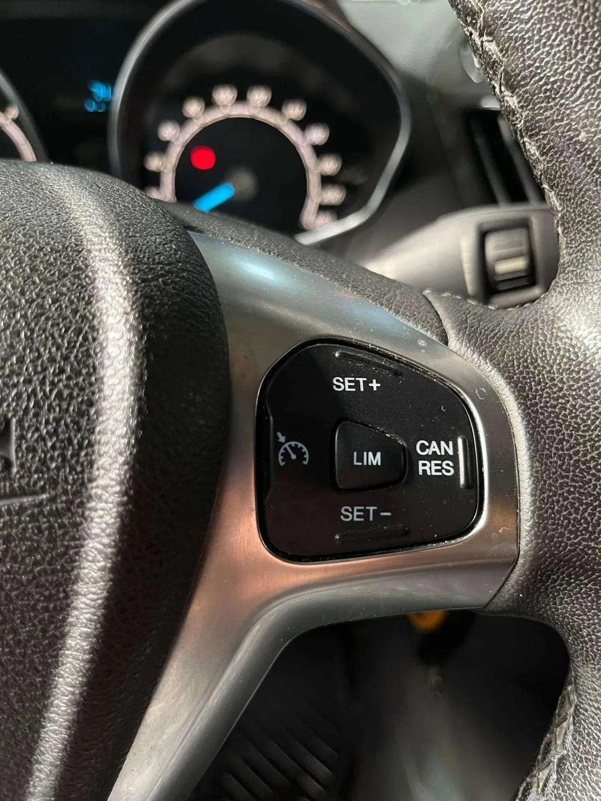 Ford Tourneo Courier 1.5 TDCi Titanium - foto 41