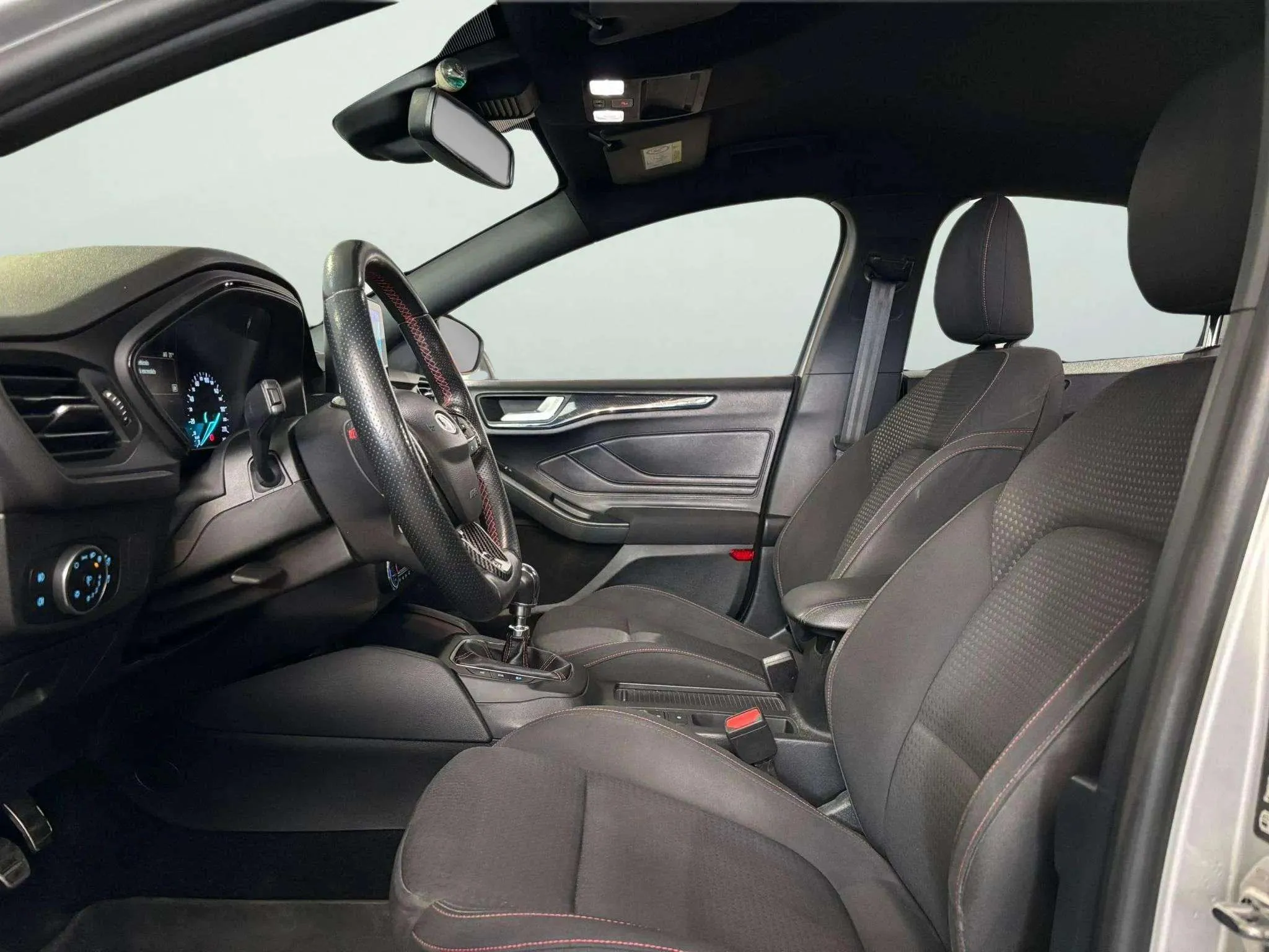 Ford Focus 1.0 EcoBoost ST-Line - foto 7