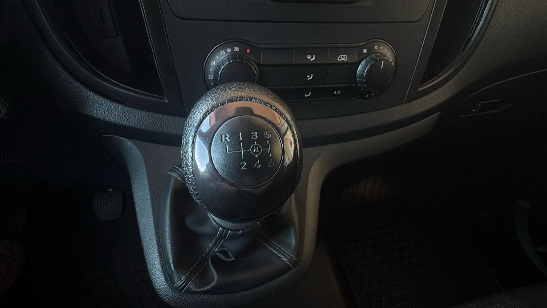 Mercedes-Benz Vito 110 CDI TD Larga - foto 25