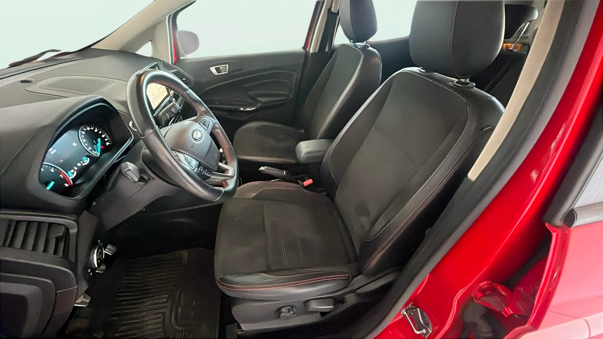Ford EcoSport 1.0T EcoBoost ST Line - foto 12