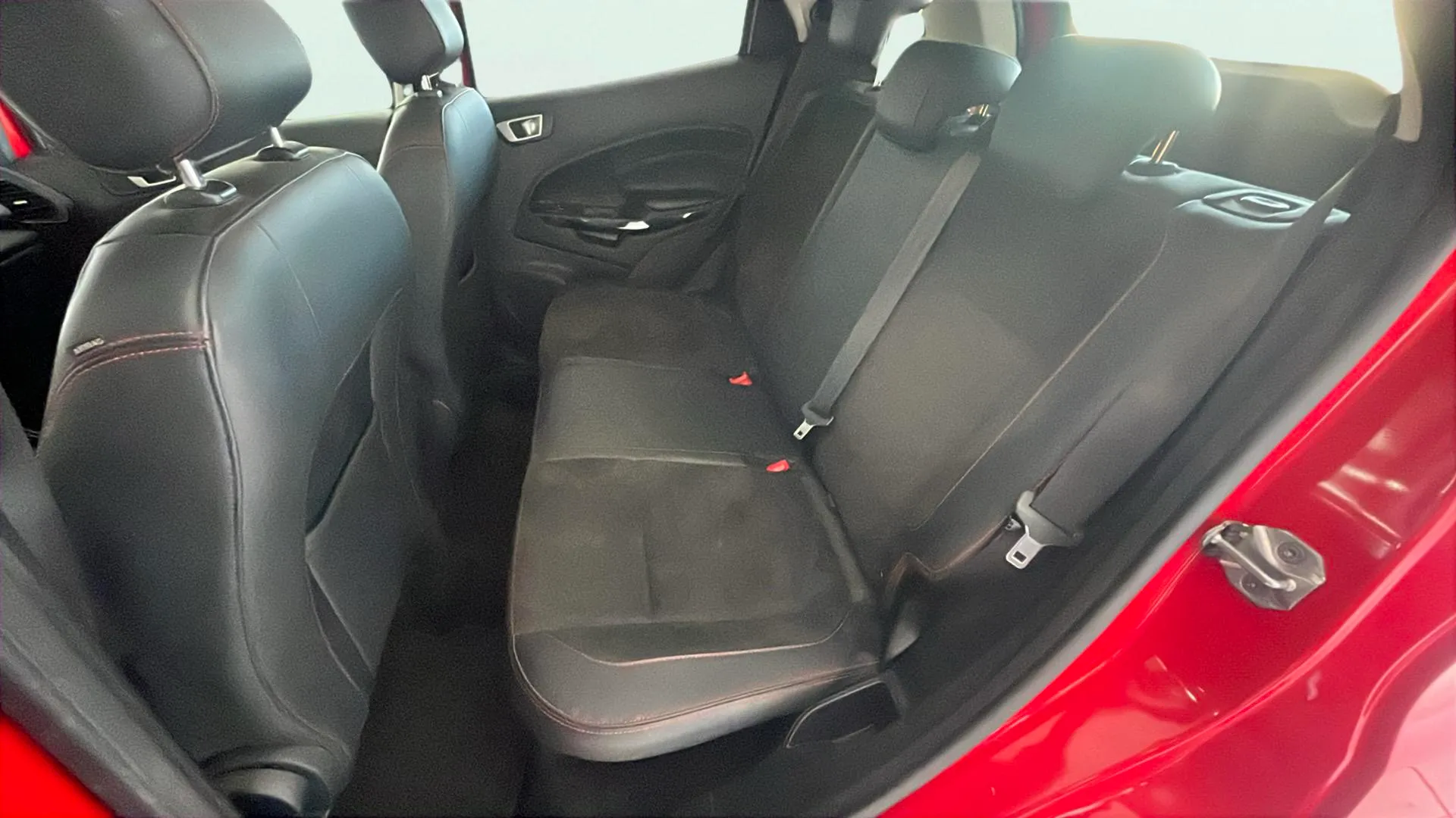 Ford EcoSport 1.0T EcoBoost ST Line - foto 13