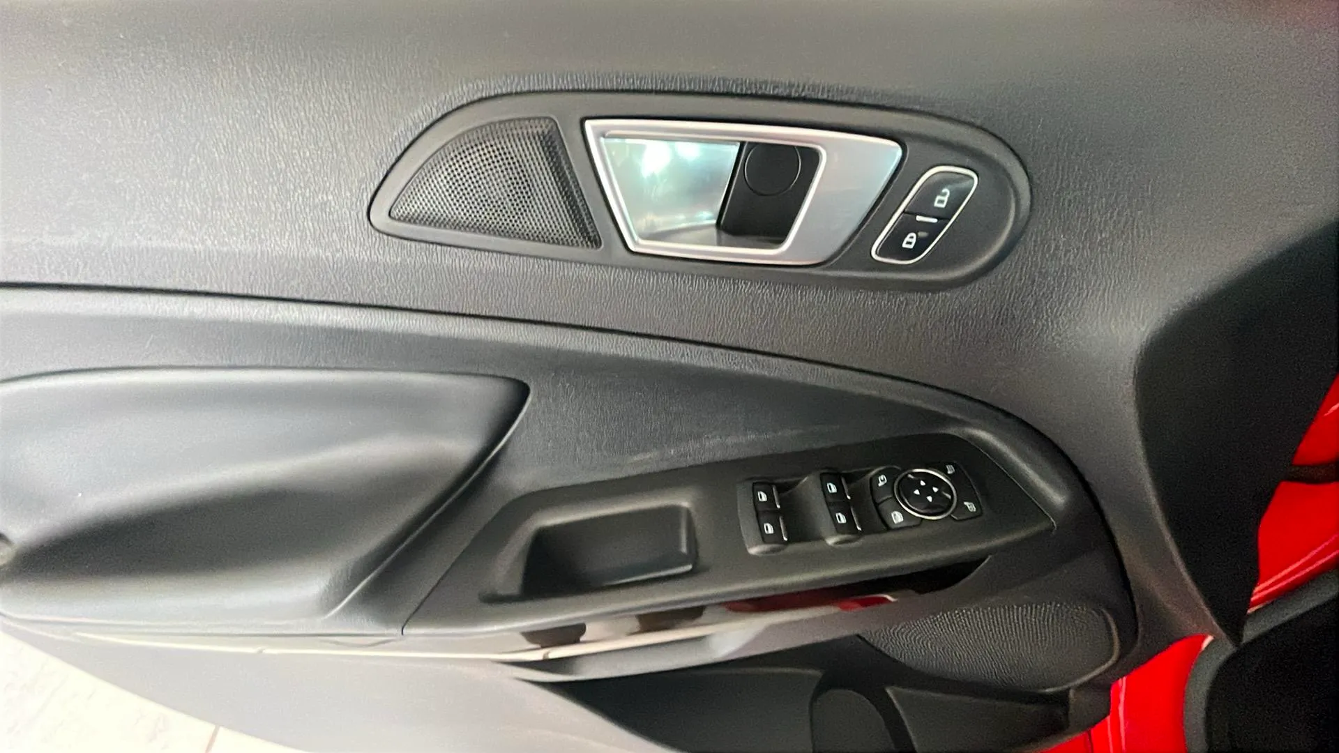 Ford EcoSport 1.0T EcoBoost ST Line - foto 21