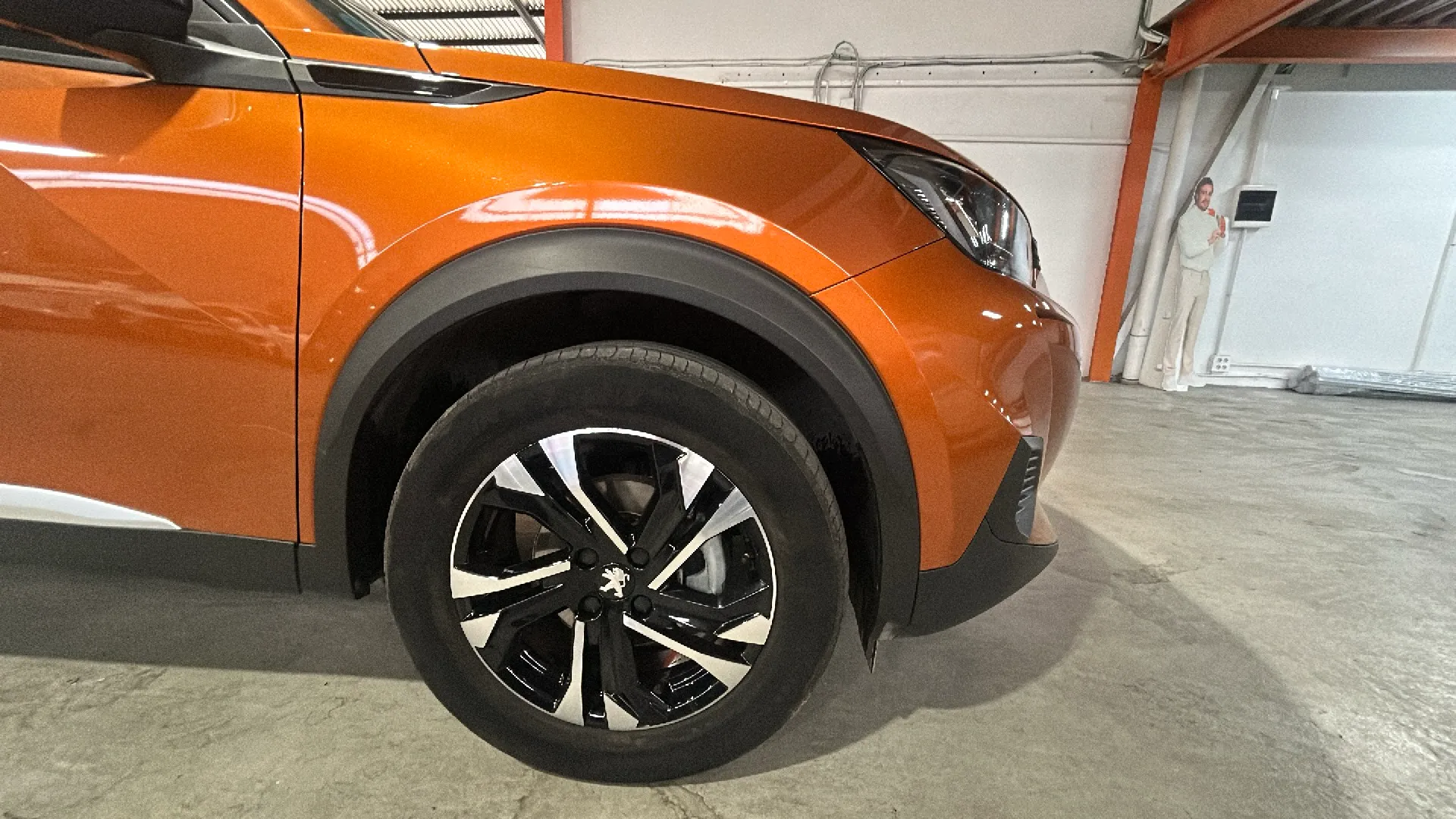 Peugeot 2008 Allure Pack PureTech 130 BVM6 - foto 9