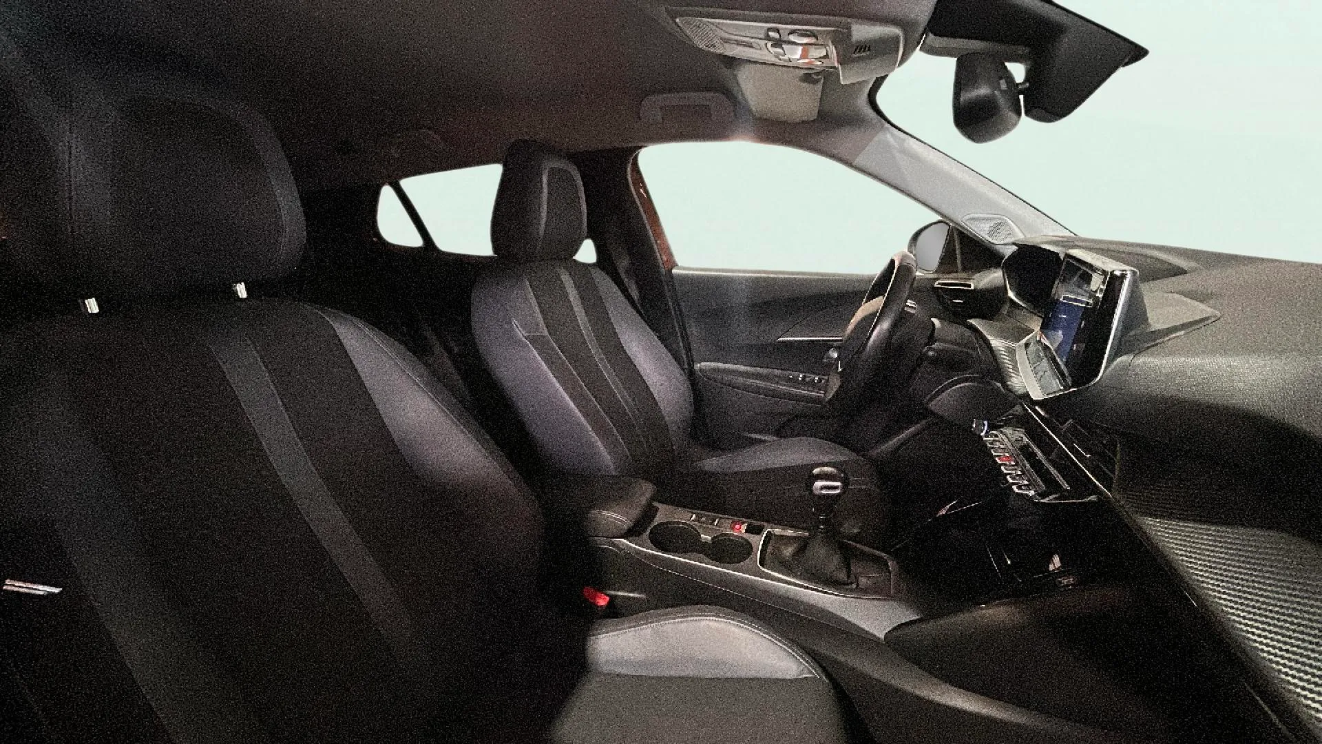Peugeot 2008 Allure Pack PureTech 130 BVM6 - foto 16