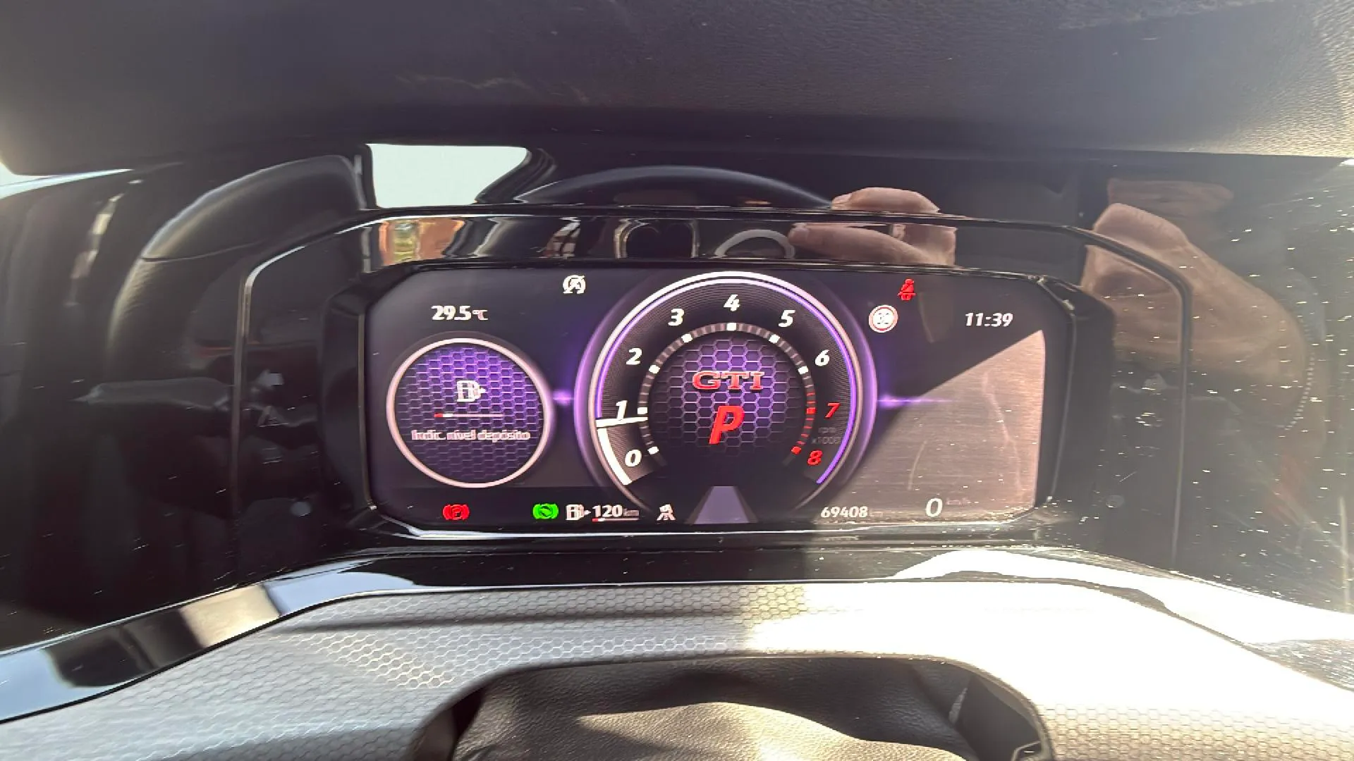 Volkswagen Golf GTI 2.0 TSI DSG - foto 12