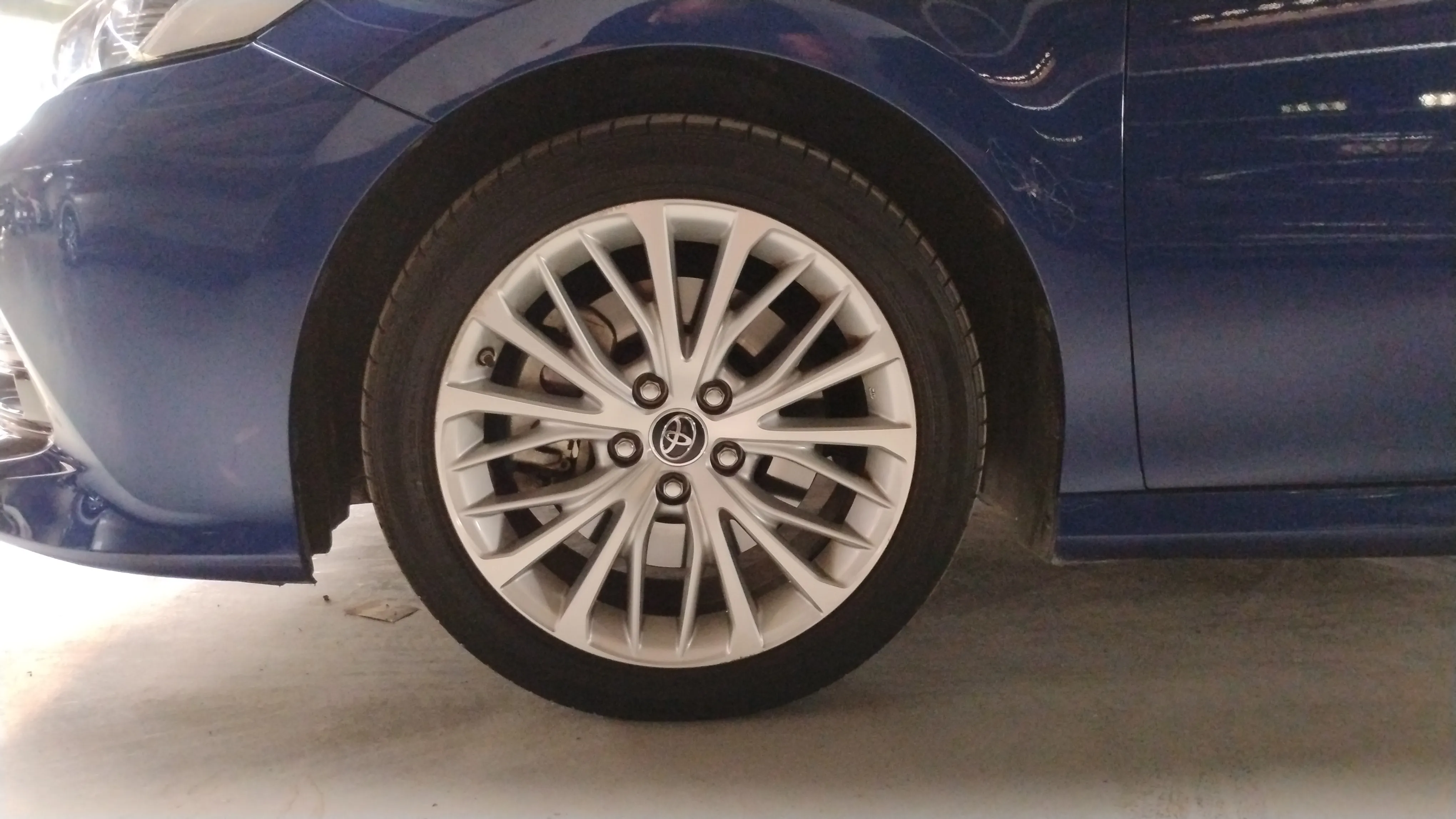 Toyota Camry 2.5 220H Advance - foto 22