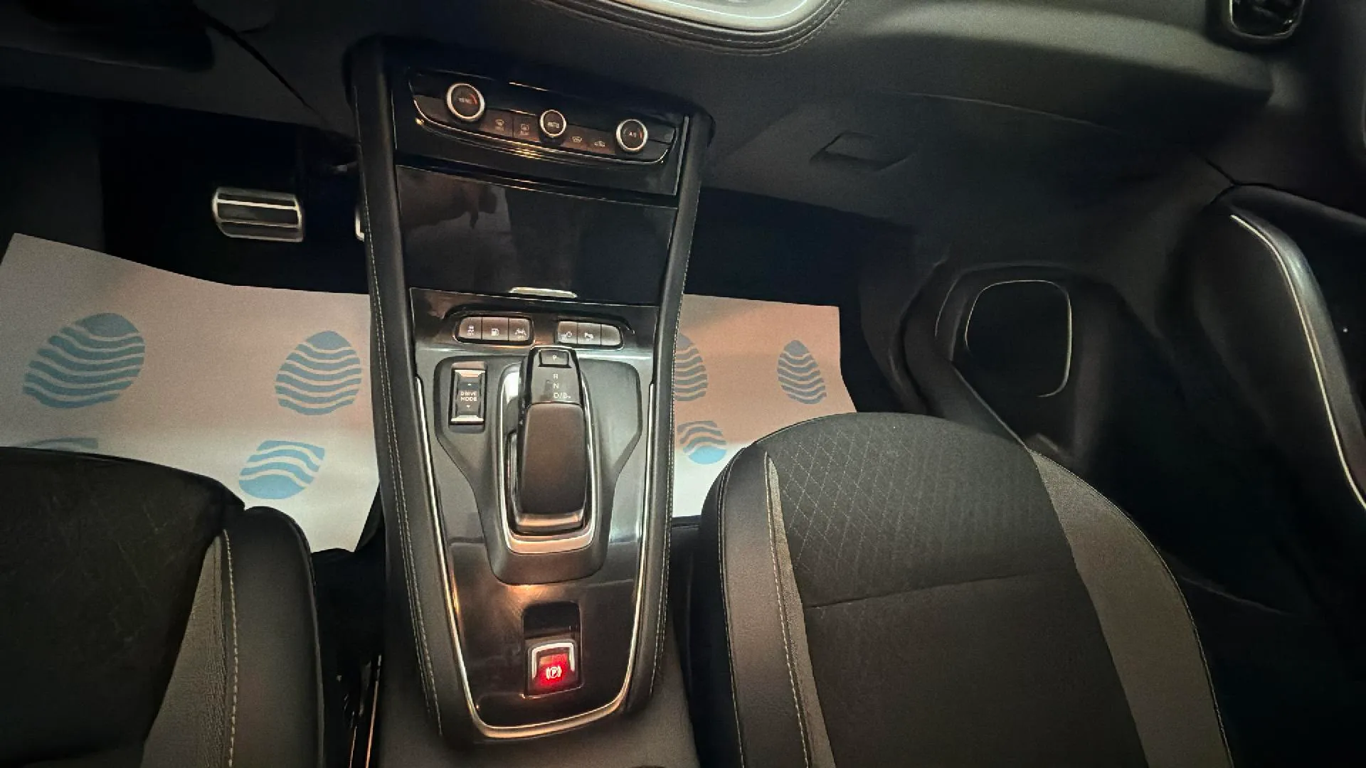 Opel Grandland 1.6 Turbo Ultimate PHEV 4x4 - foto 17