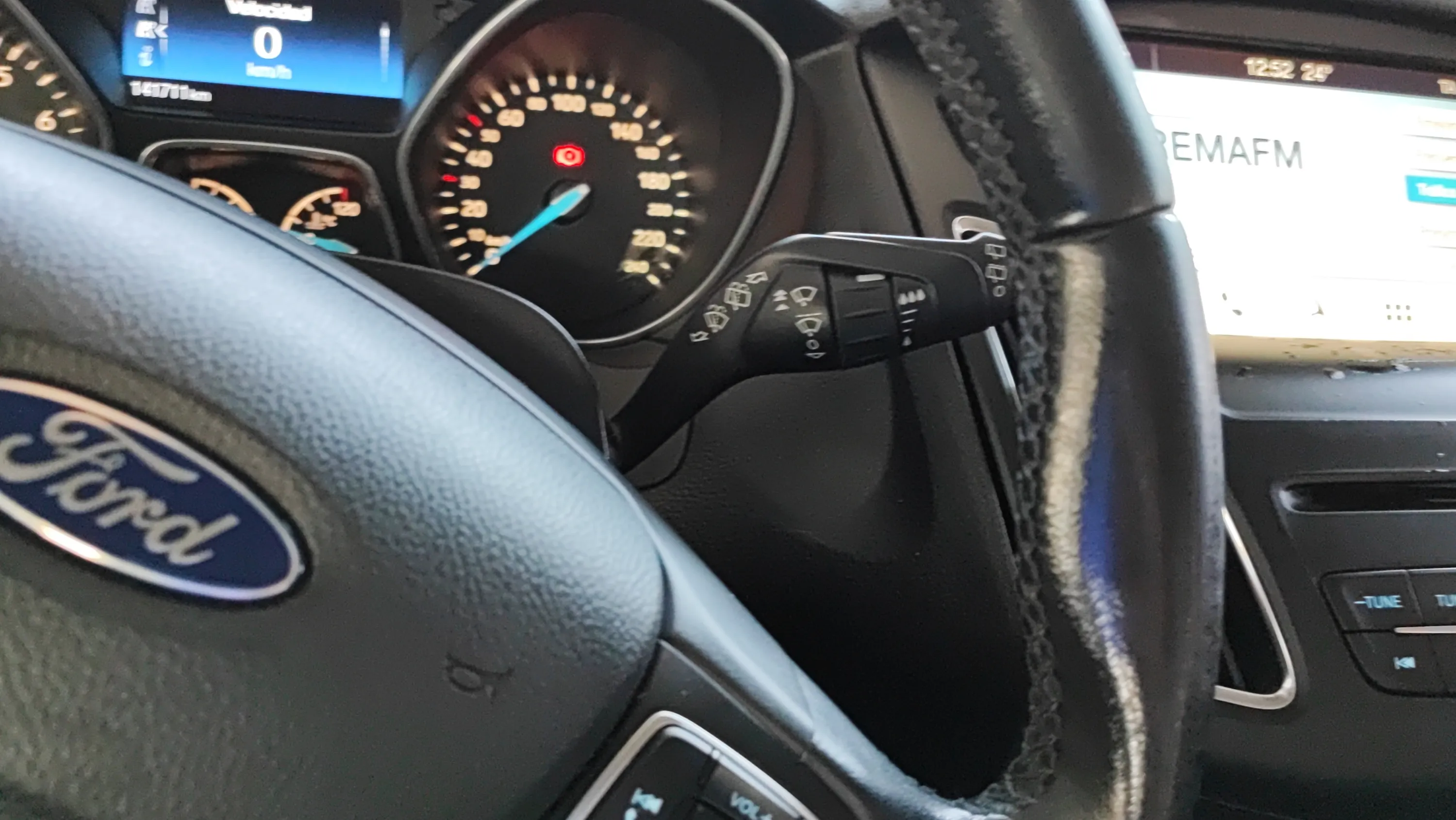Ford Focus 1.0 EcoBoost Business - foto 22