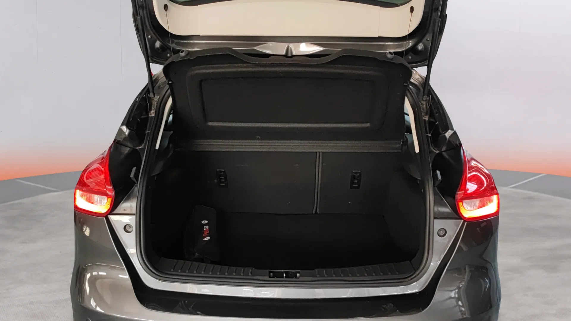 Ford Focus 1.0 EcoBoost Business - foto 9