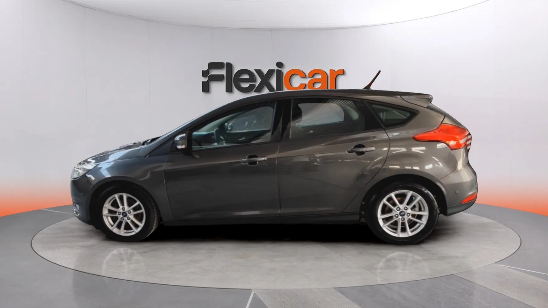 Ford Focus 1.0 EcoBoost Business - foto 4
