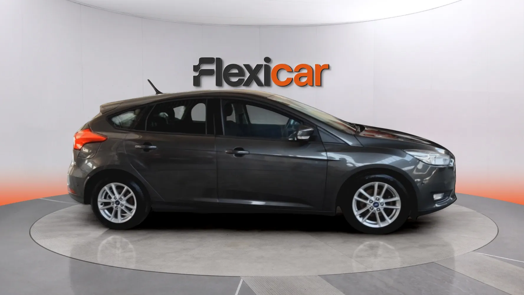 Ford Focus 1.0 EcoBoost Business - foto 8