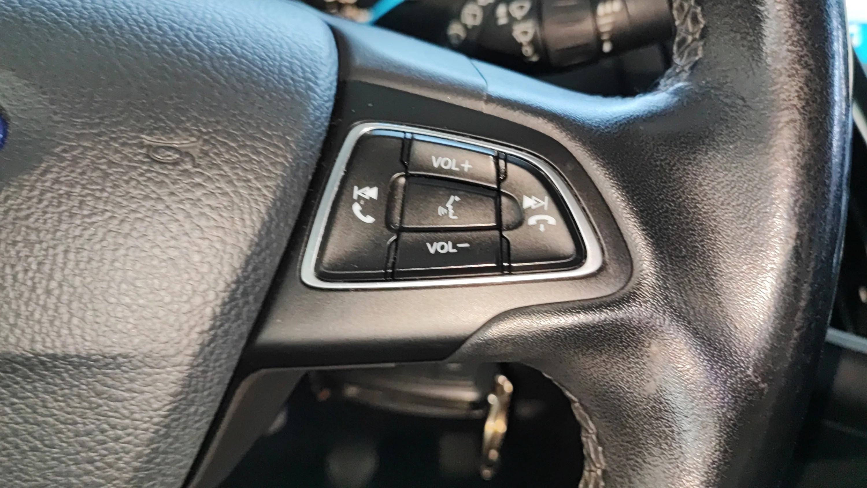 Ford Focus 1.0 EcoBoost Business - foto 17