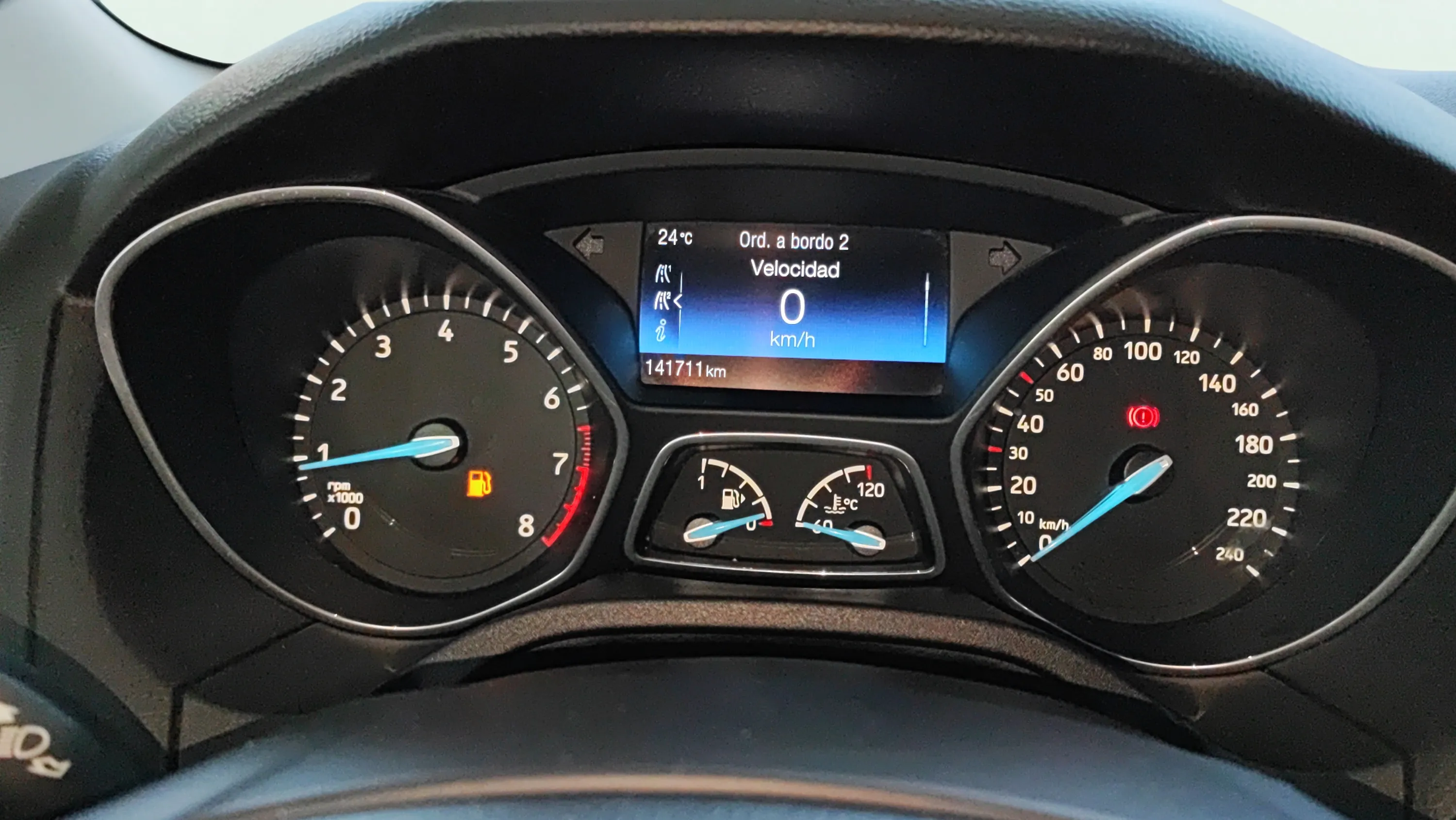 Ford Focus 1.0 EcoBoost Business - foto 14