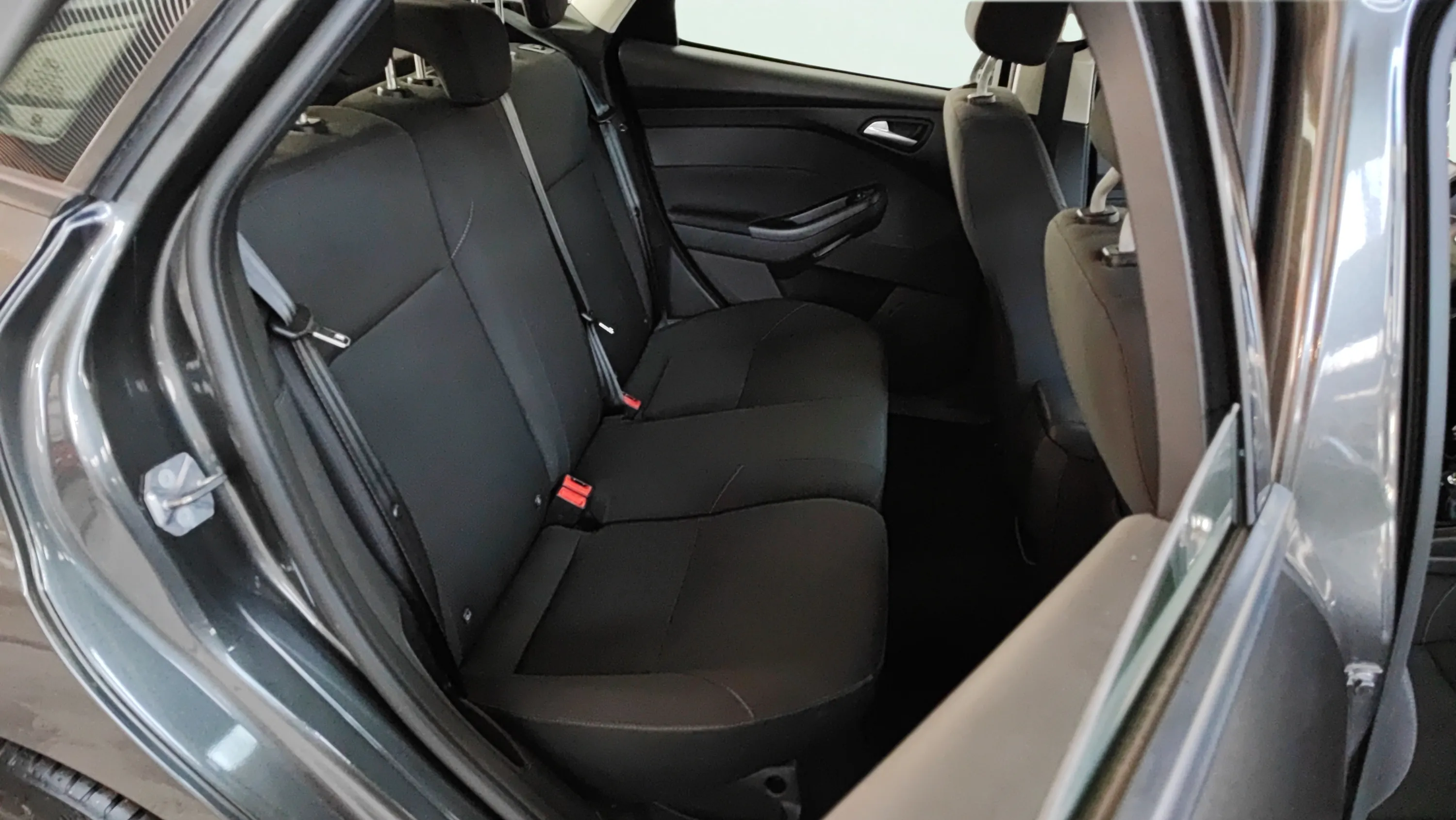 Ford Focus 1.0 EcoBoost Business - foto 11