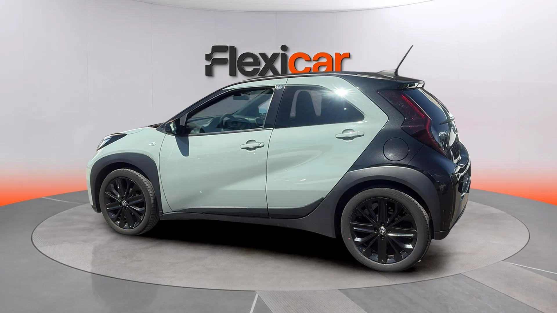 Toyota Aygo X 1.0 VVT-I Play - foto 5