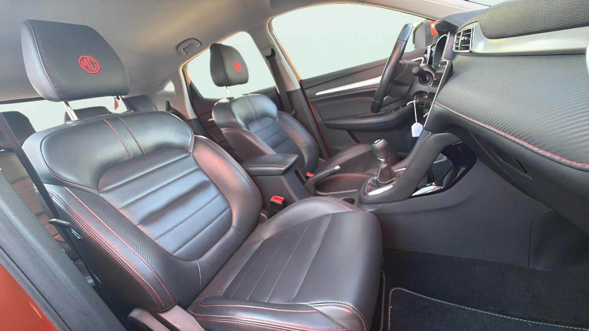 MG ZS 1.5 Luxury - foto 15