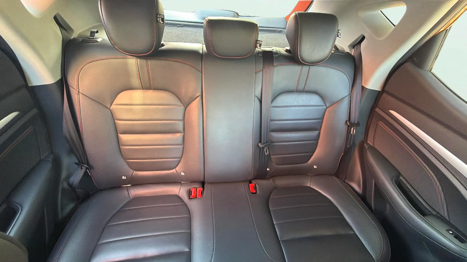 MG ZS 1.5 Luxury - foto 16