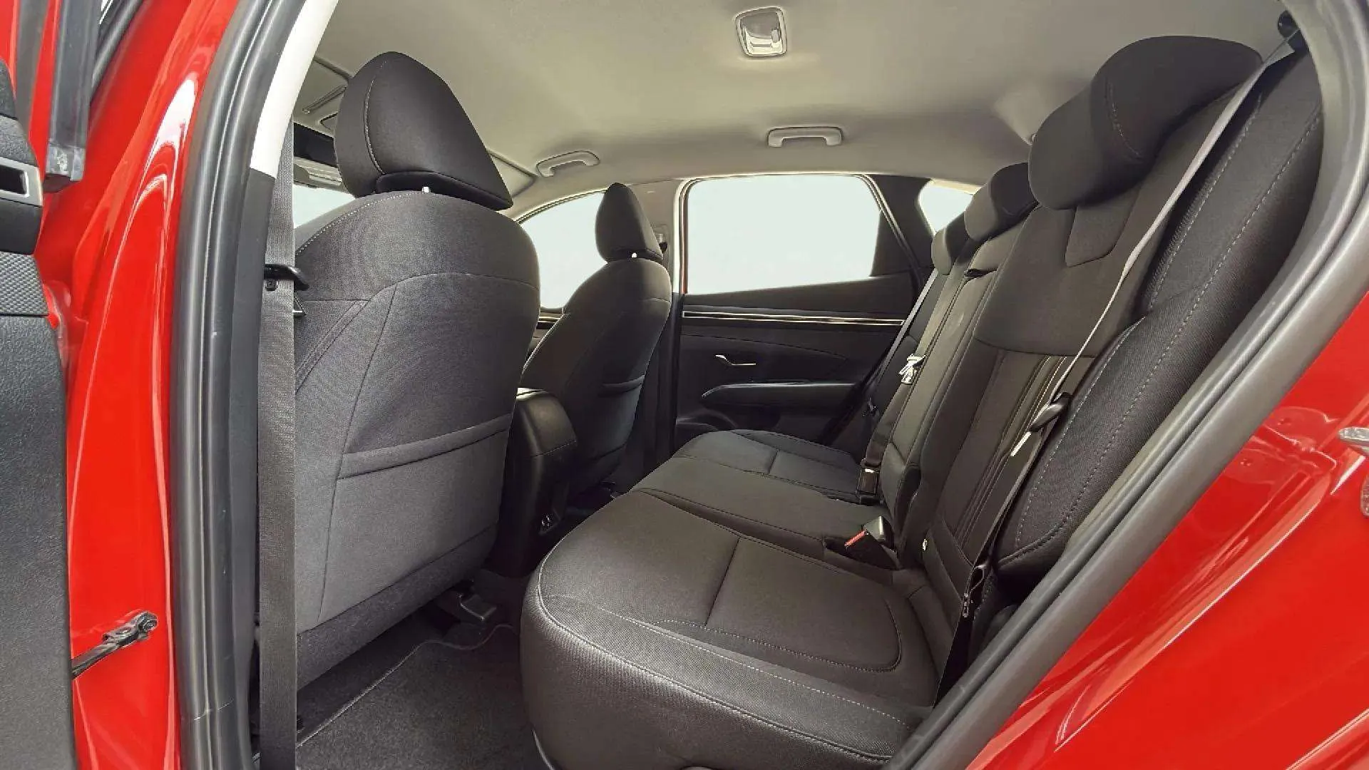 Hyundai Tucson 1.6 CRDi 48V N-Line Sky Safe DCT - foto 25