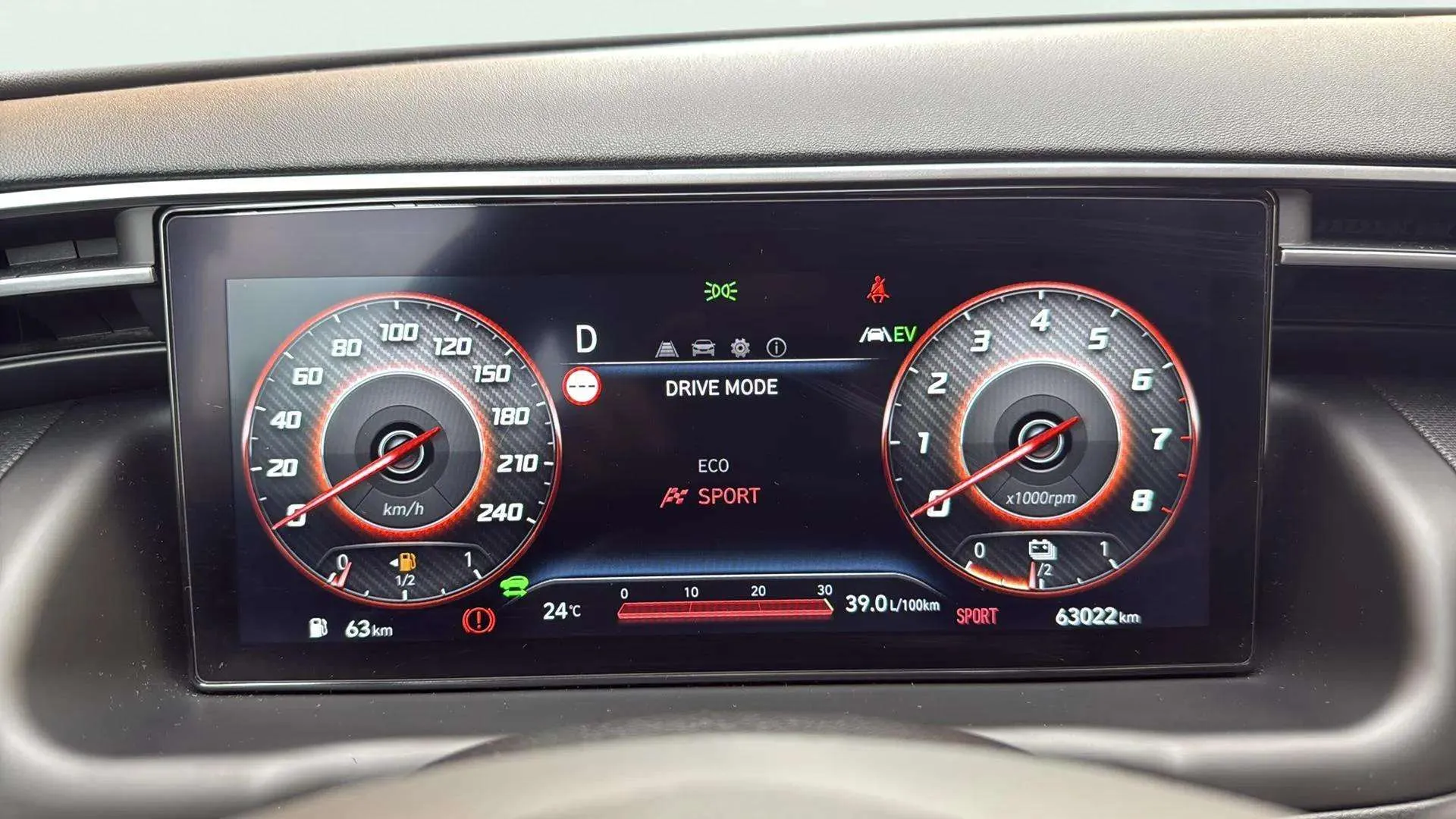 Hyundai Tucson 1.6 CRDi 48V N-Line Sky Safe DCT - foto 19