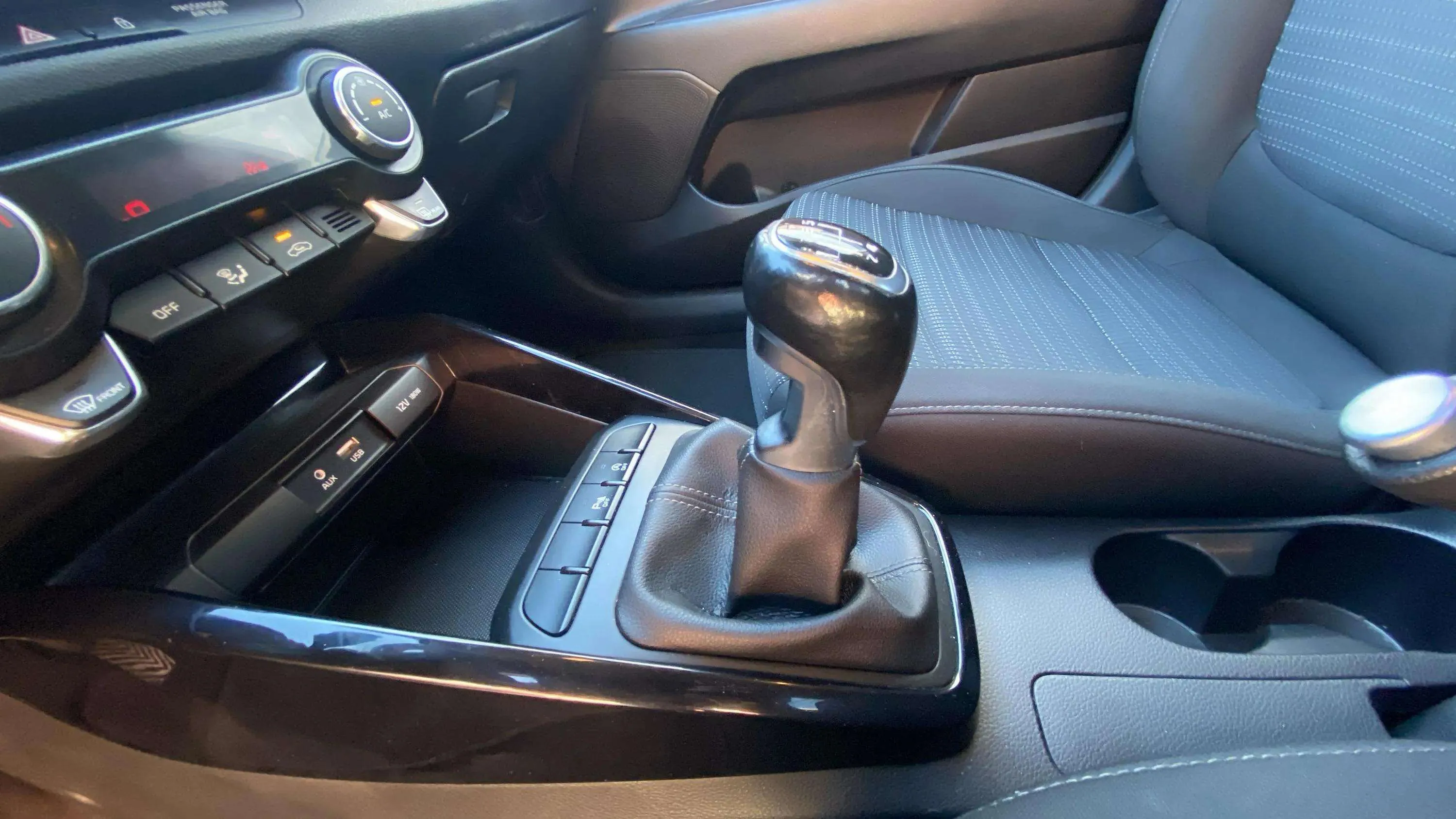 Kia Stonic 1.0 T-GDi Business - foto 11