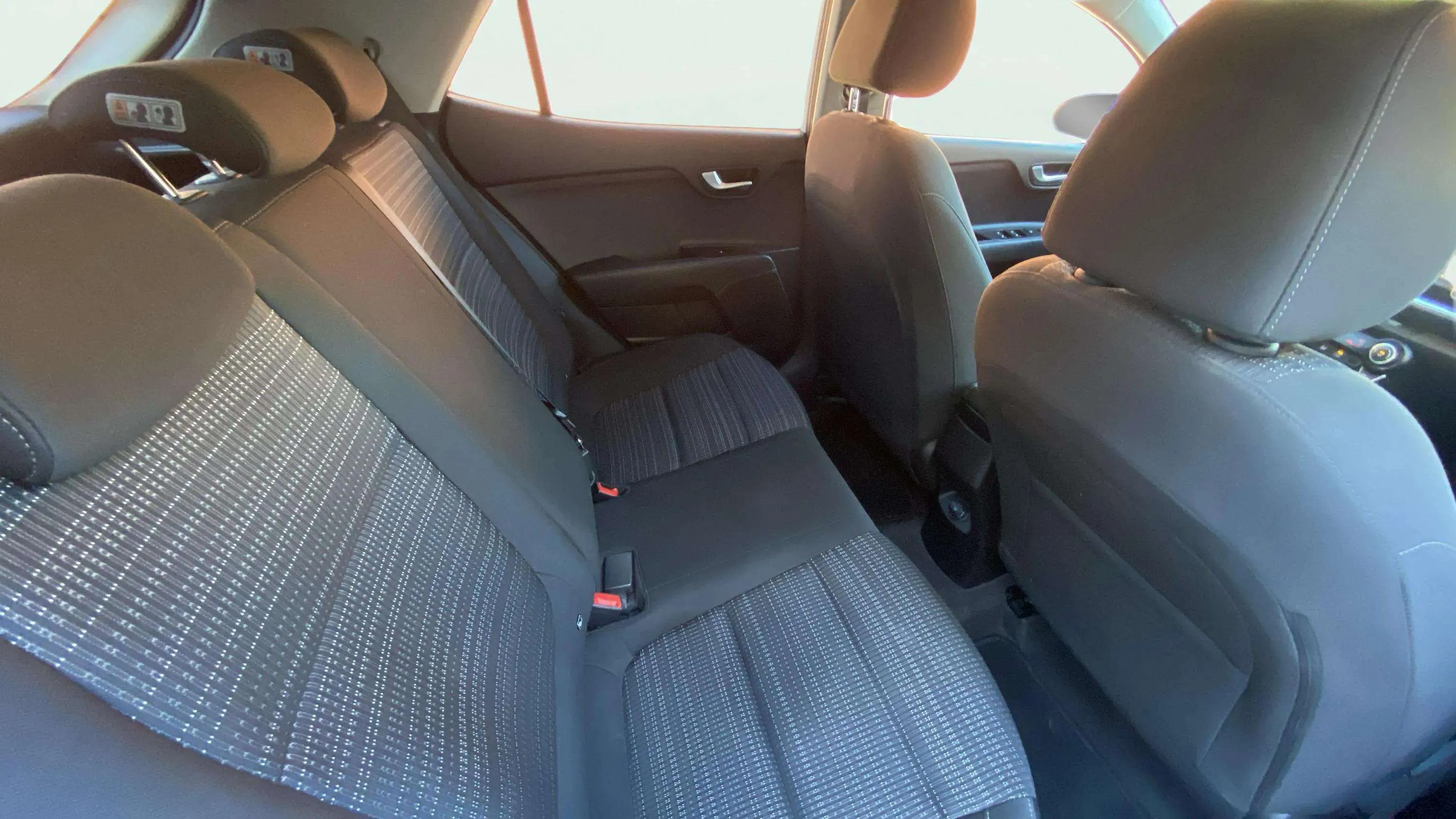 Kia Stonic 1.0 T-GDi Business - foto 16