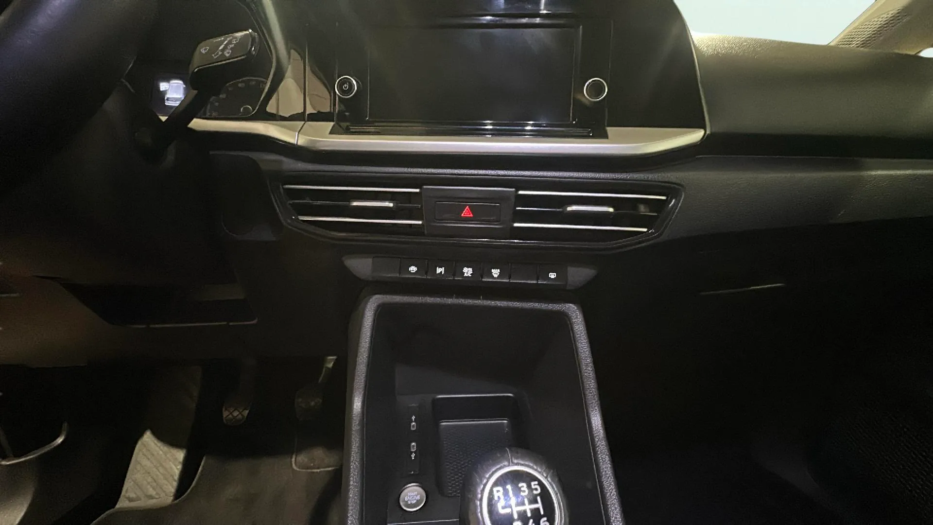 Ford Tourneo Connect 2.0 EcoBlue Sport 4WD - foto 11
