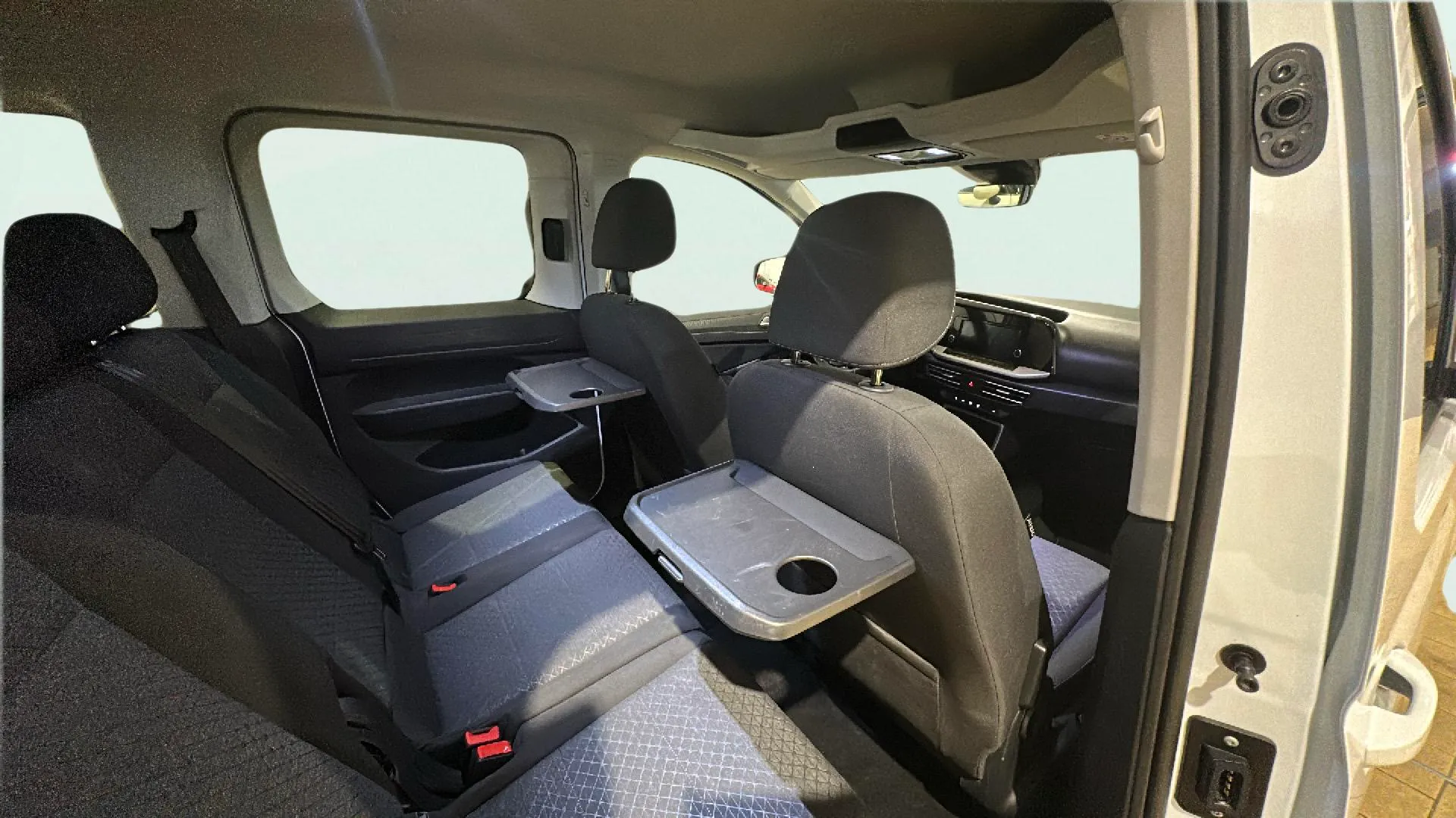 Ford Tourneo Connect 2.0 EcoBlue Sport 4WD - foto 15