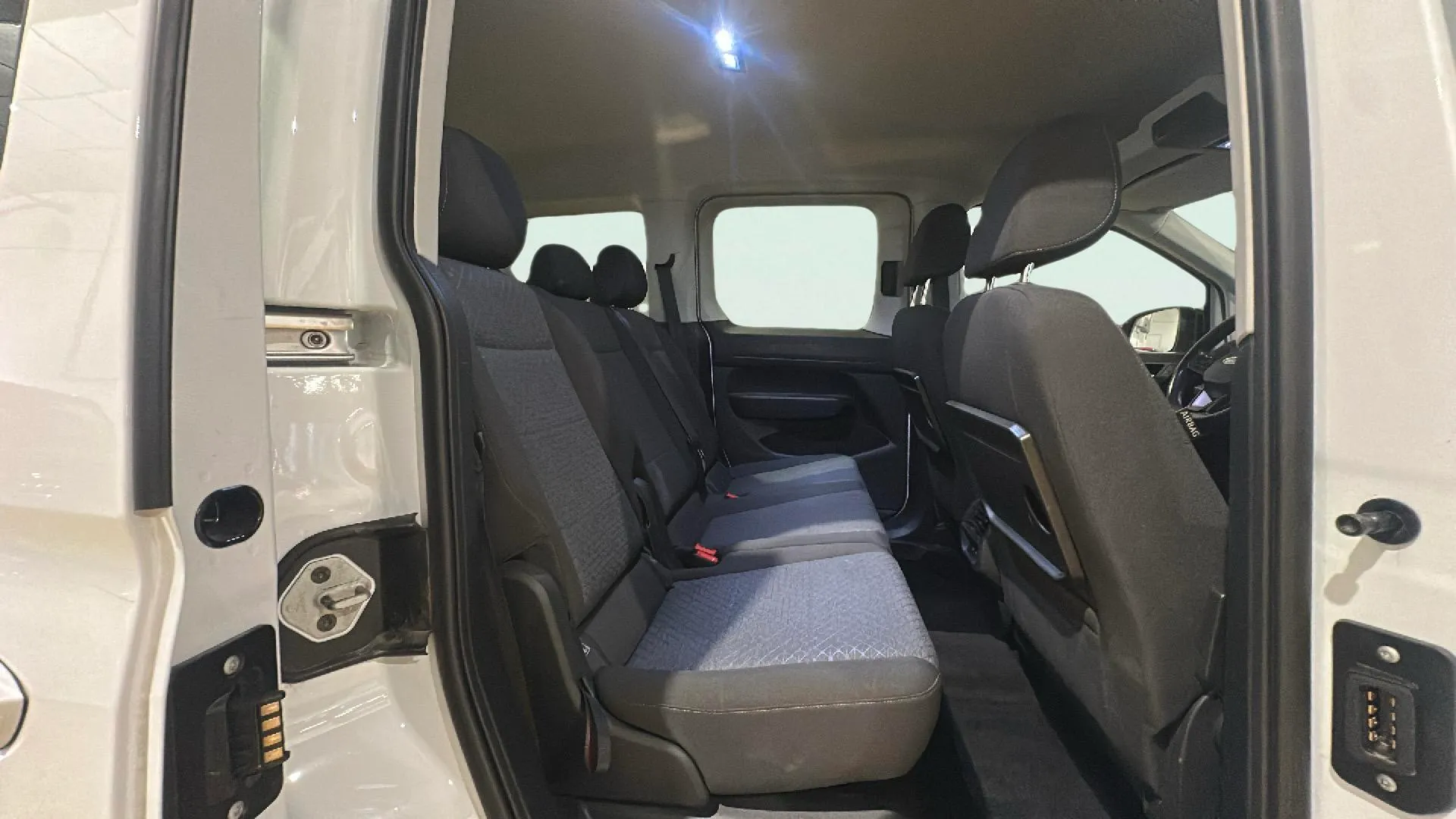 Ford Tourneo Connect 2.0 EcoBlue Sport 4WD - foto 16
