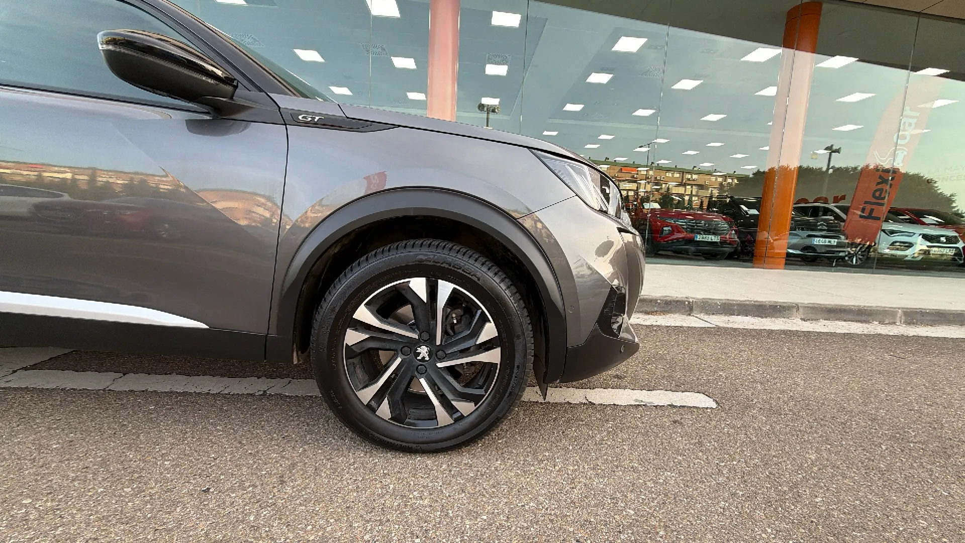 Peugeot 2008 GT BlueHDi 130 EAT8 - foto 16