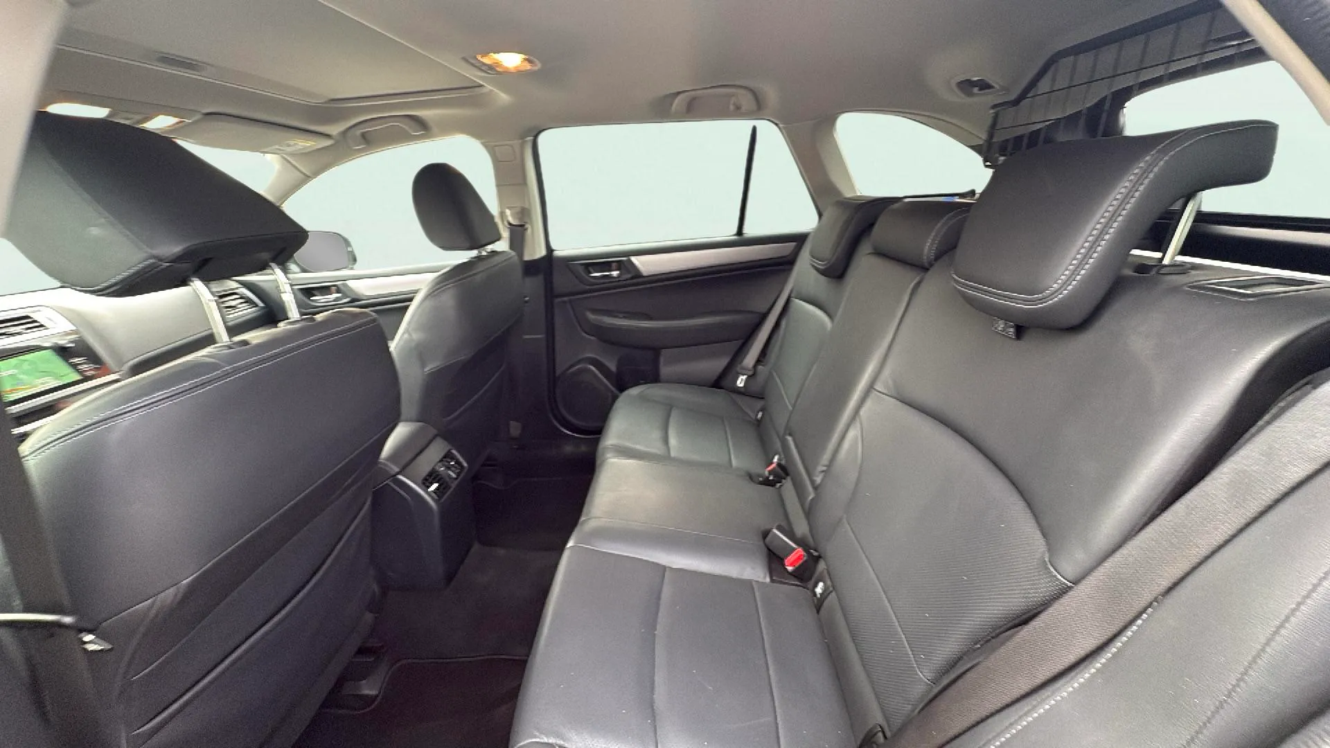 Subaru Outback 2.0 TD Executive Plus CVT Lineartron AWD - foto 17