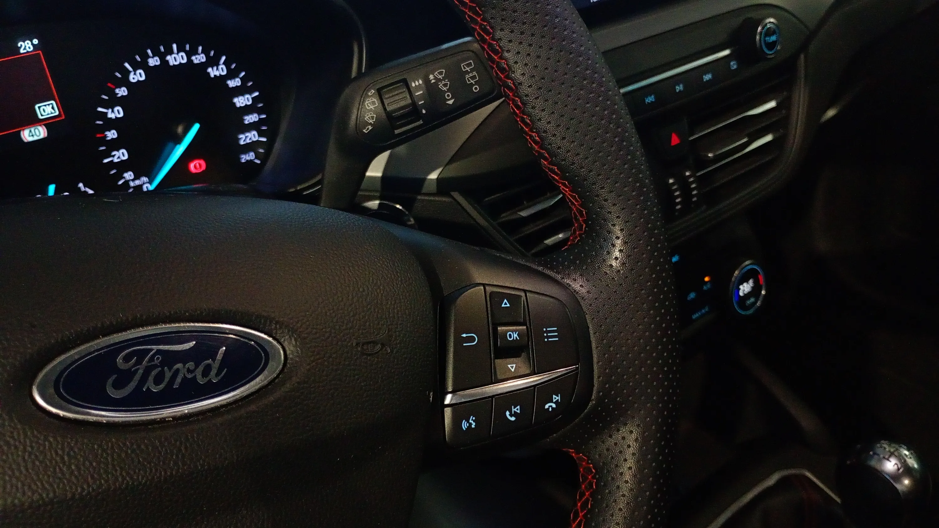 Ford Focus 1.0 EcoBoost MHEV ST-Line - foto 15