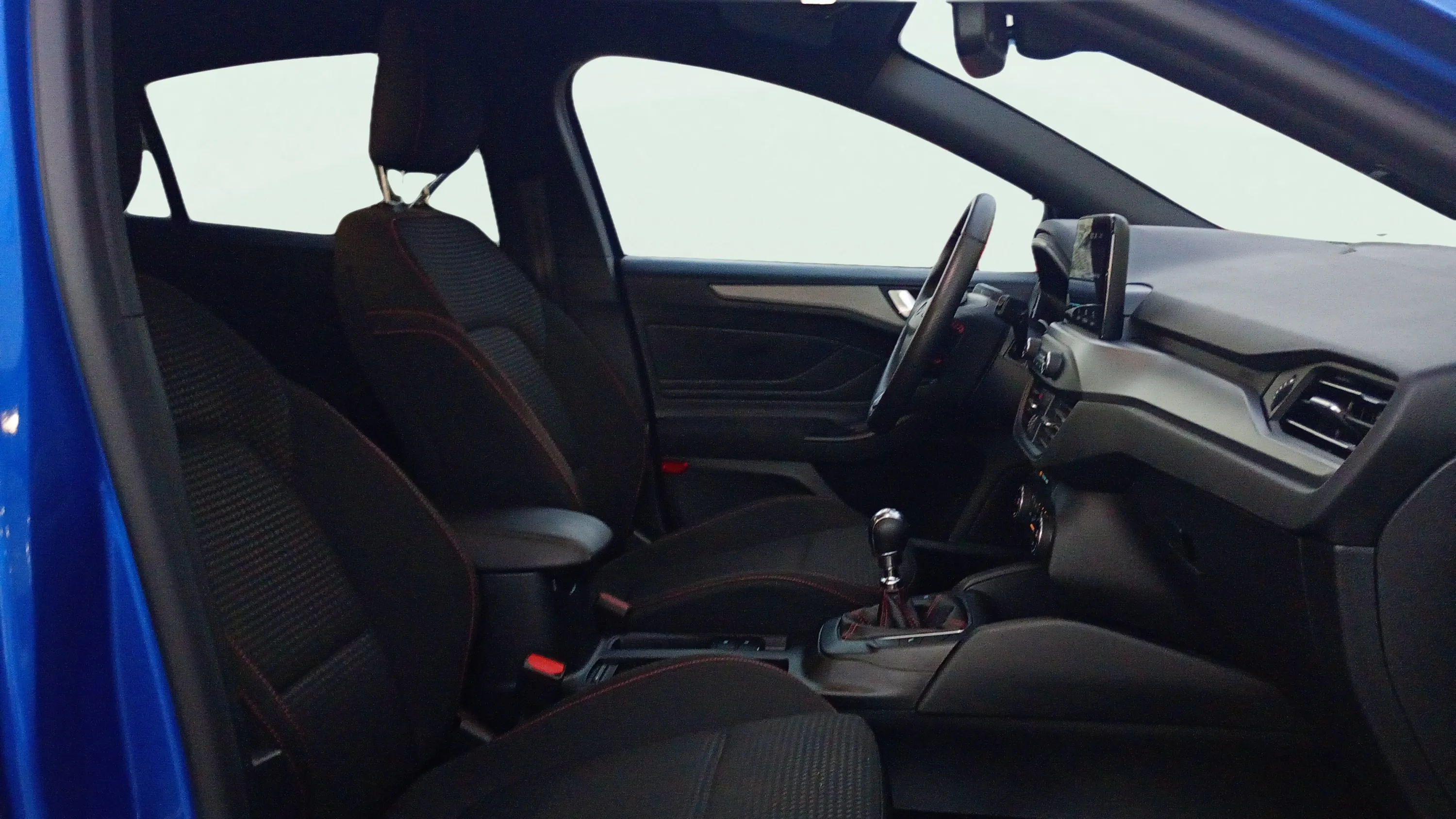Ford Focus 1.0 EcoBoost MHEV ST-Line - foto 11