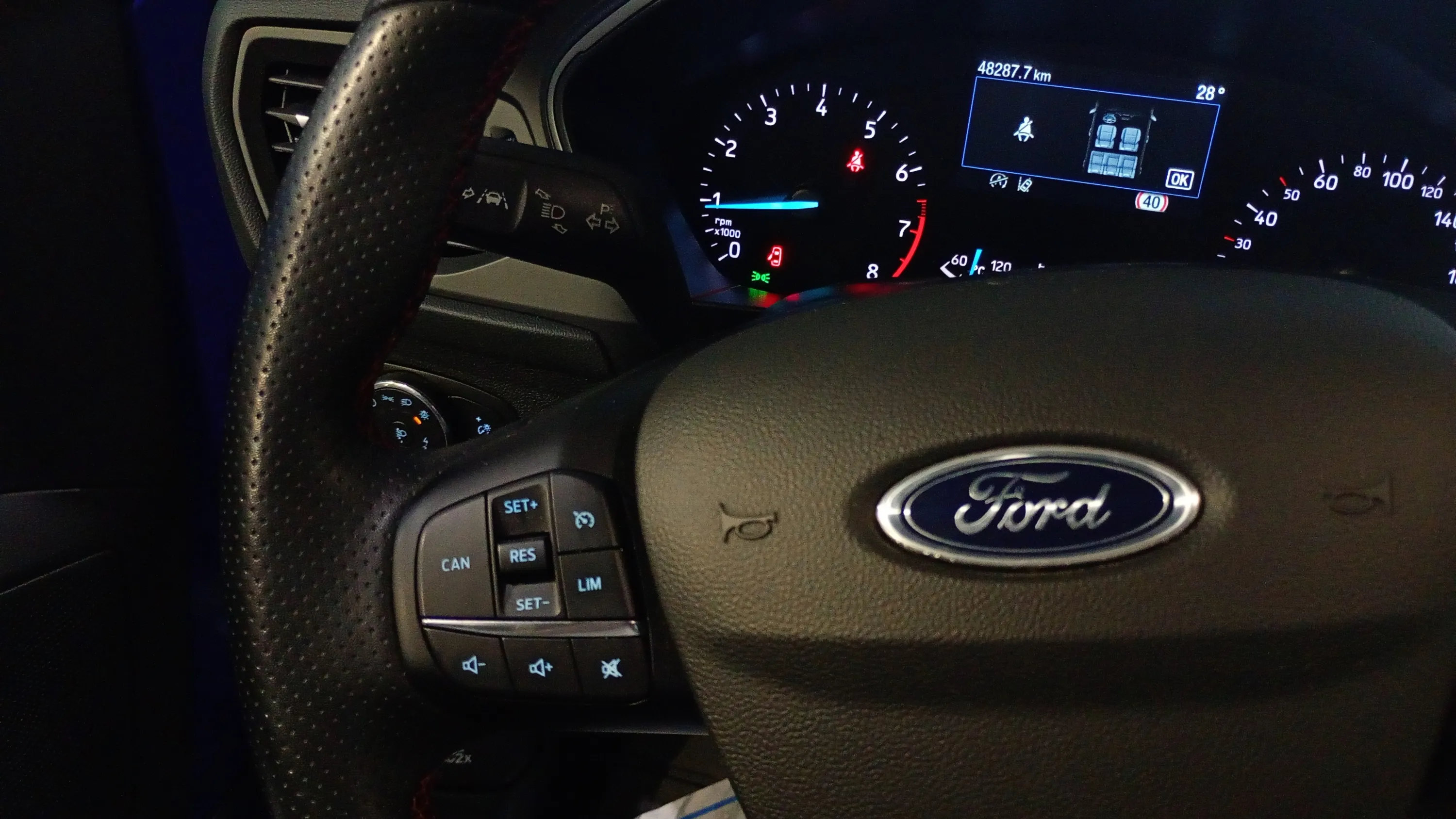 Ford Focus 1.0 EcoBoost MHEV ST-Line - foto 14