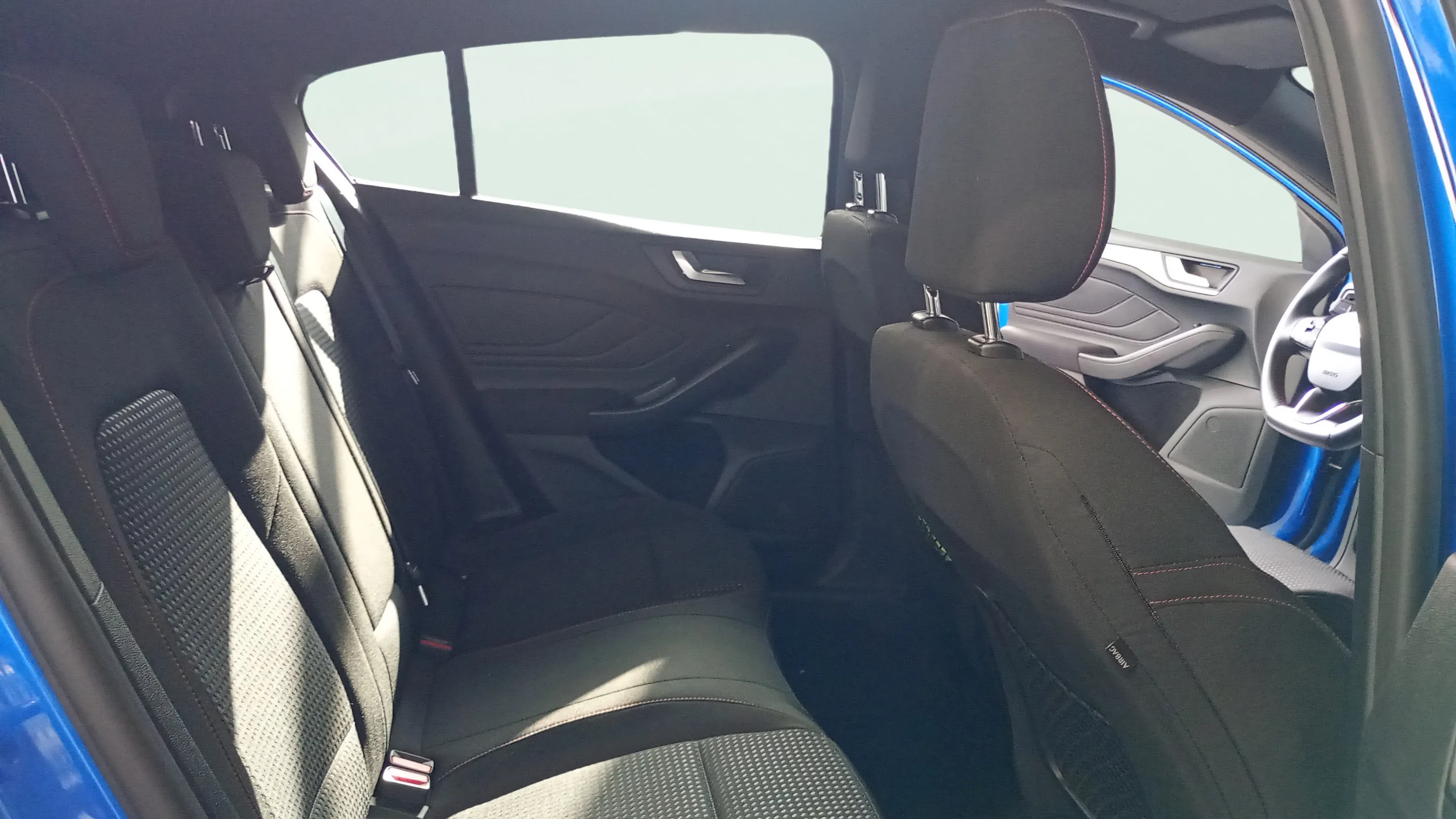 Ford Focus 1.0 EcoBoost MHEV ST-Line - foto 20