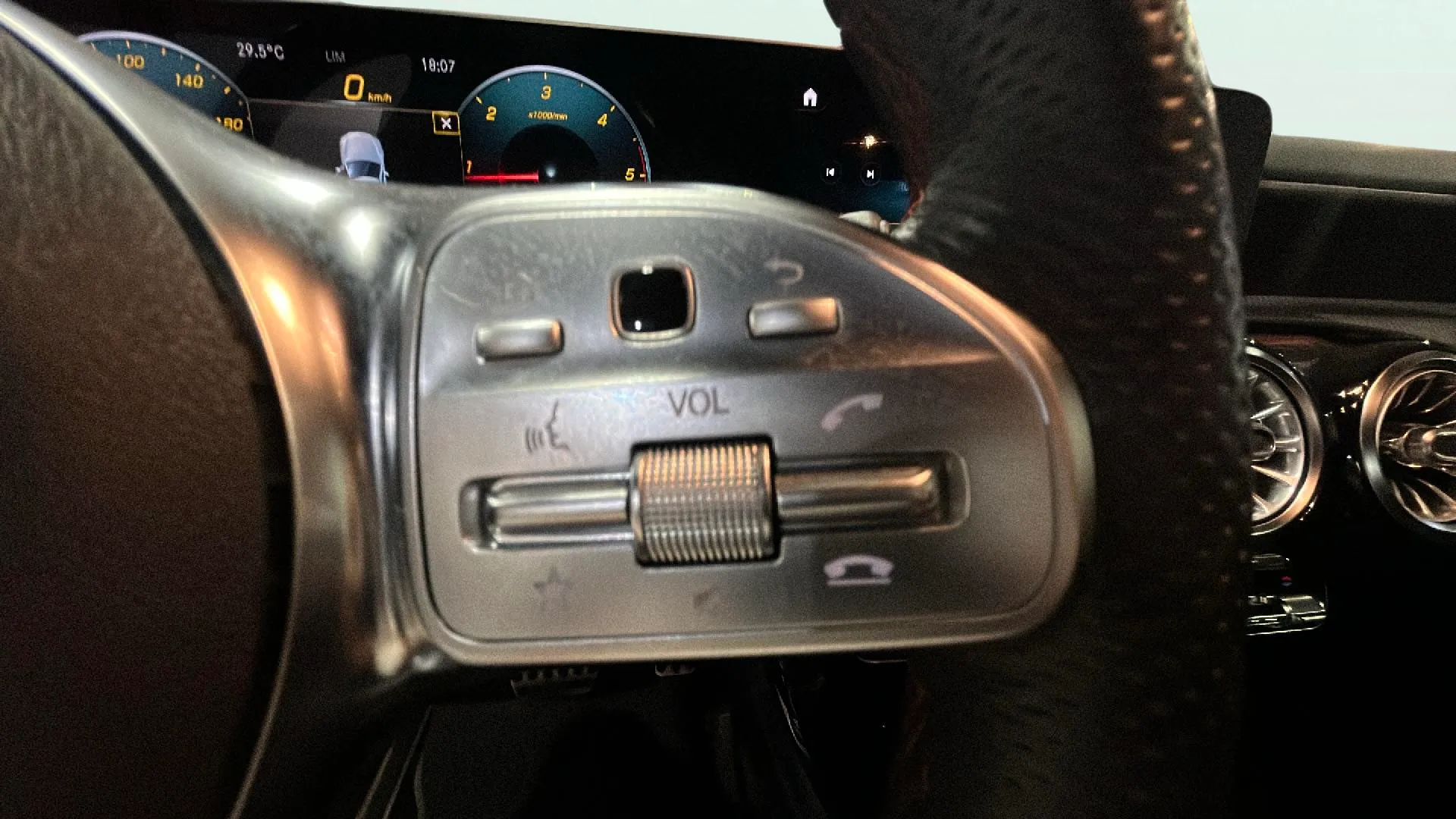 Mercedes-Benz Clase A A 180 d - foto 12
