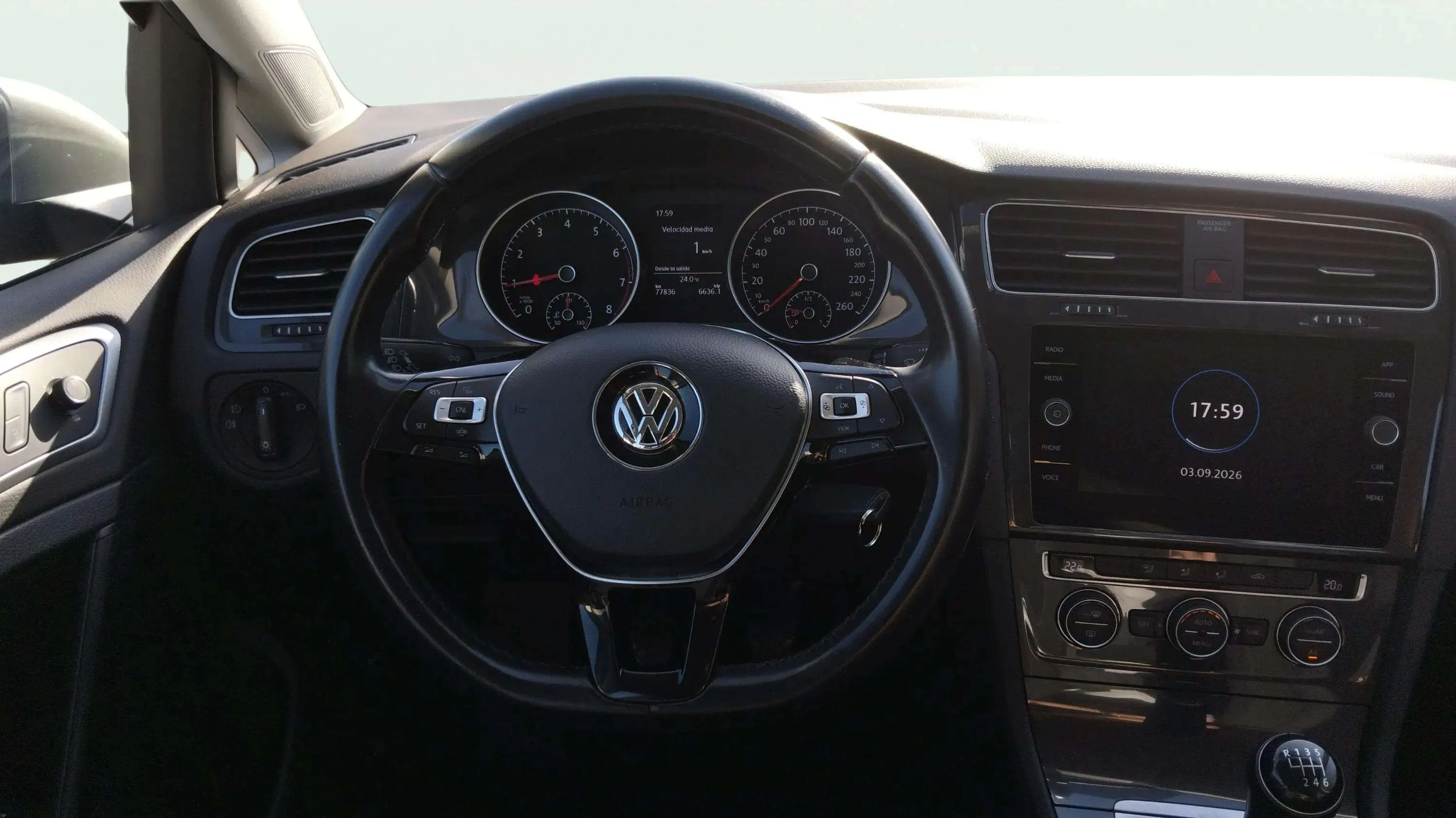 Volkswagen Golf 1.0 TSI - foto 12