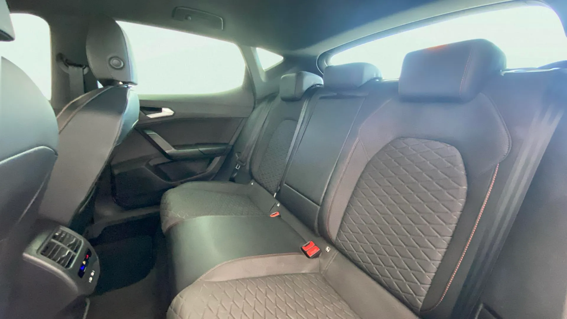SEAT León 1.0 TSI FR 25 Aniversario - foto 17