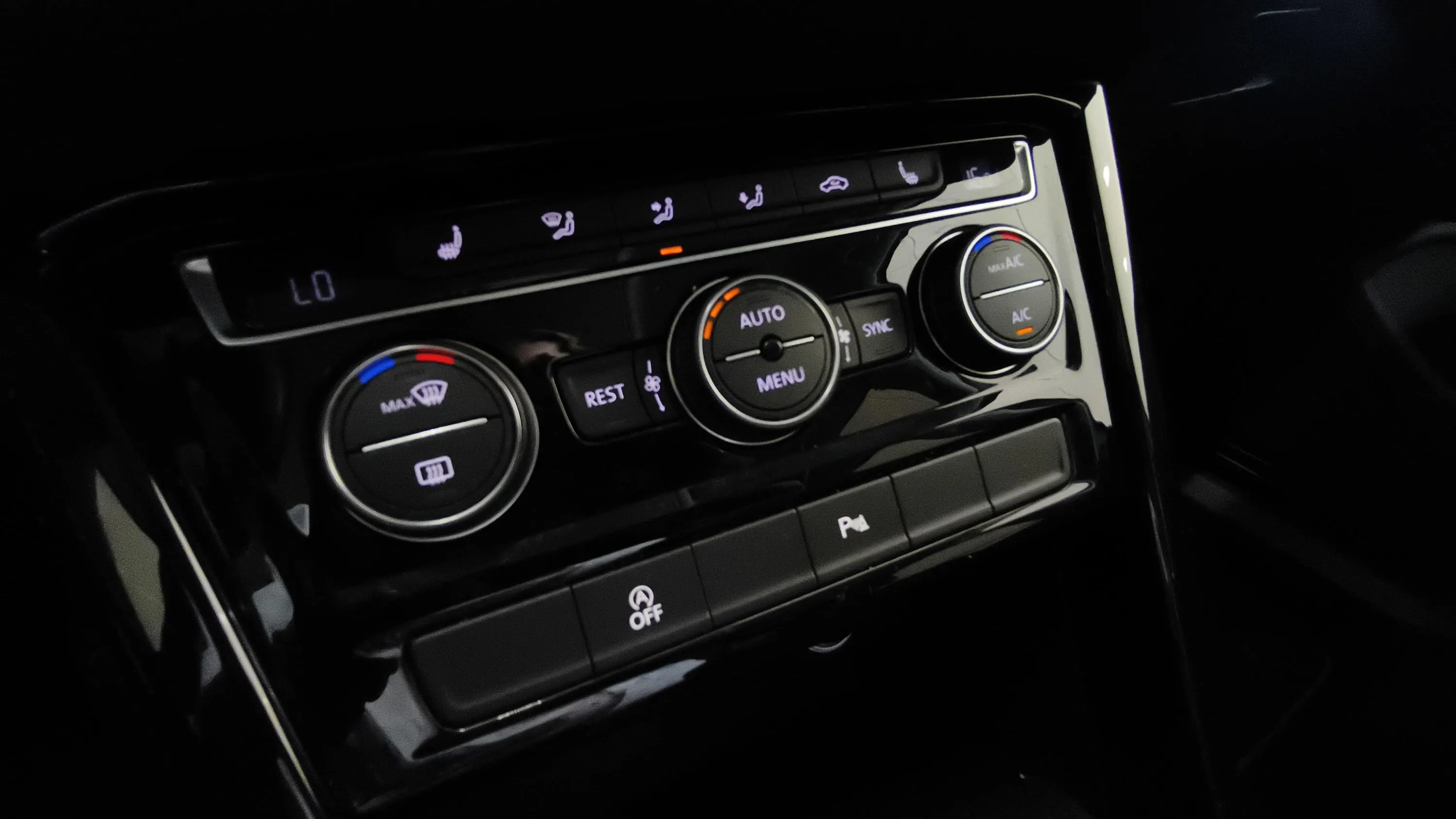 Volkswagen Touran 2.0TSI Highline BlueMotion - foto 18