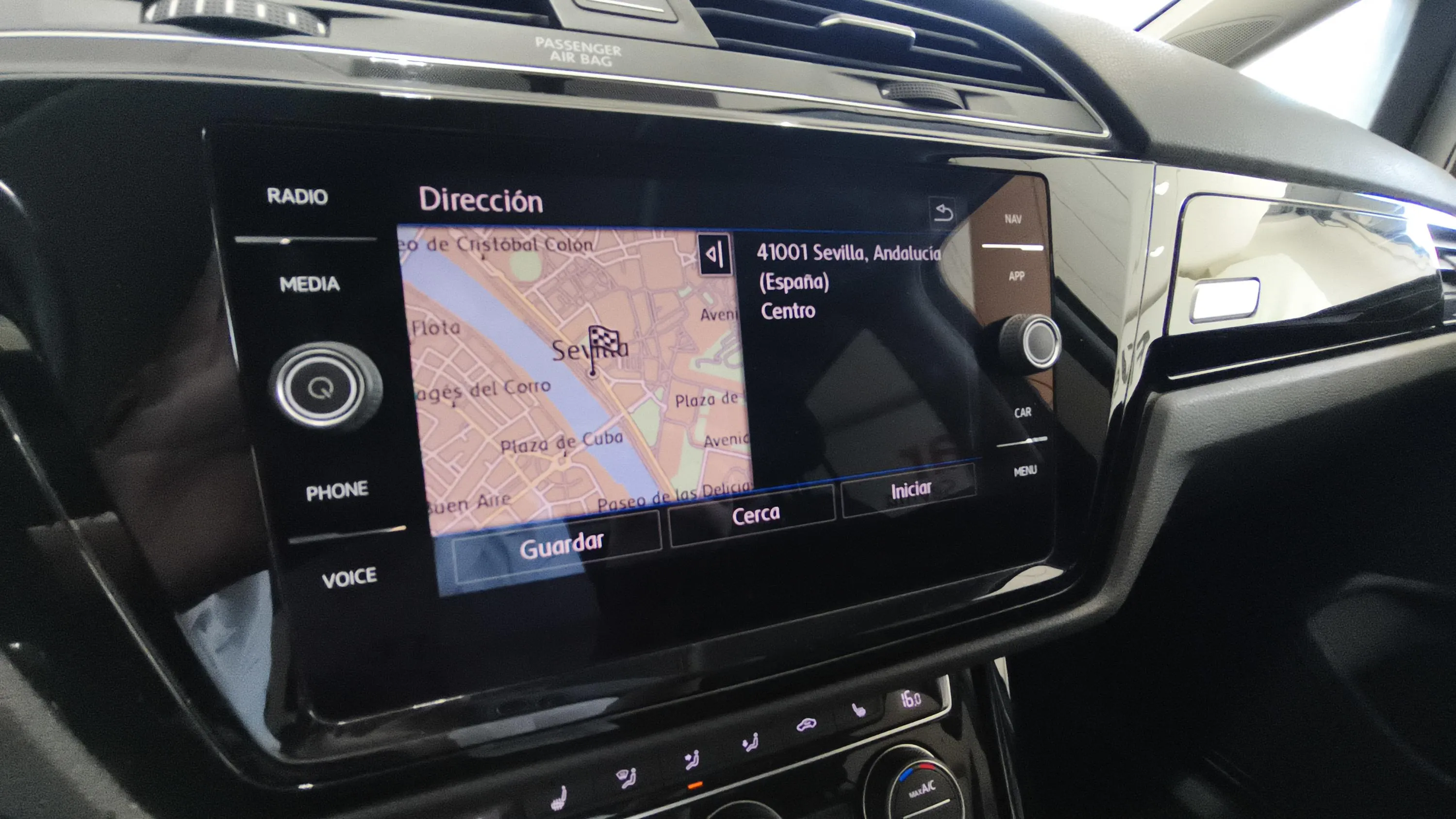 Volkswagen Touran 2.0TSI Highline BlueMotion - foto 19