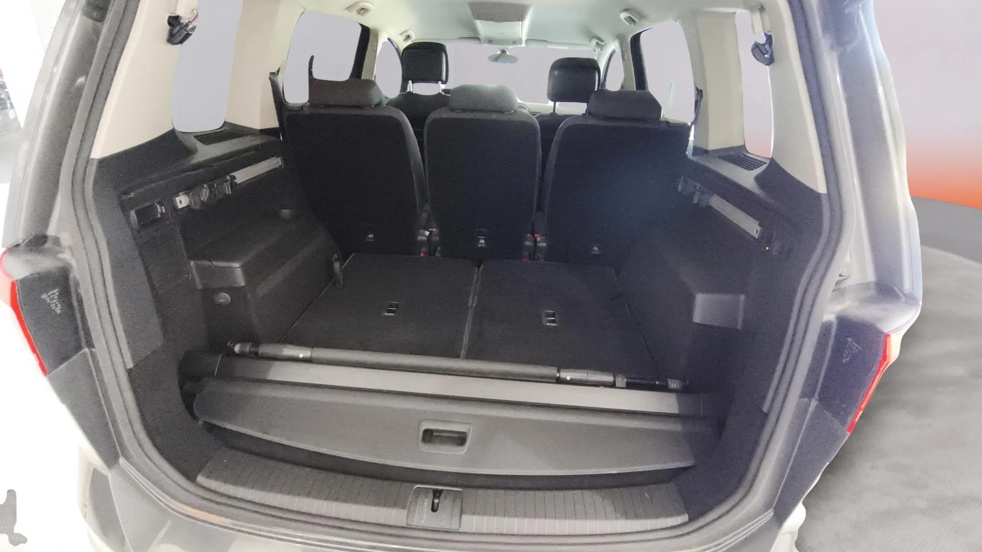 Volkswagen Touran 2.0TSI Highline BlueMotion - foto 10