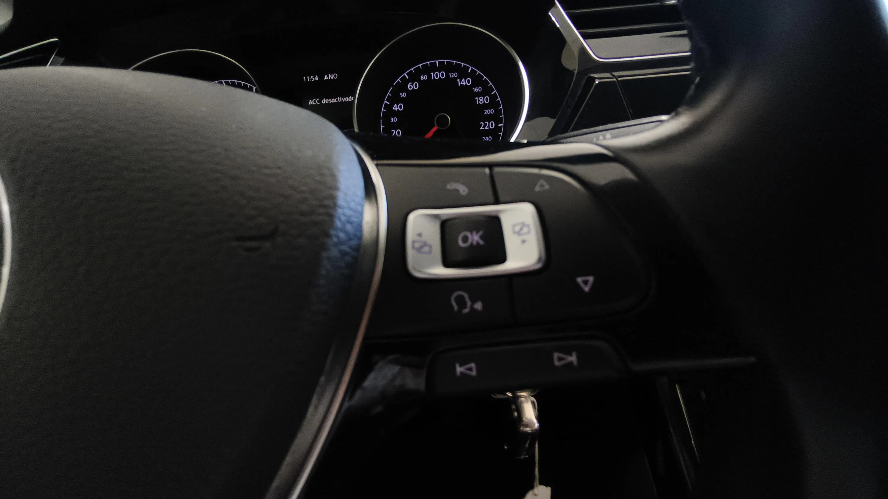Volkswagen Touran 2.0TSI Highline BlueMotion - foto 17