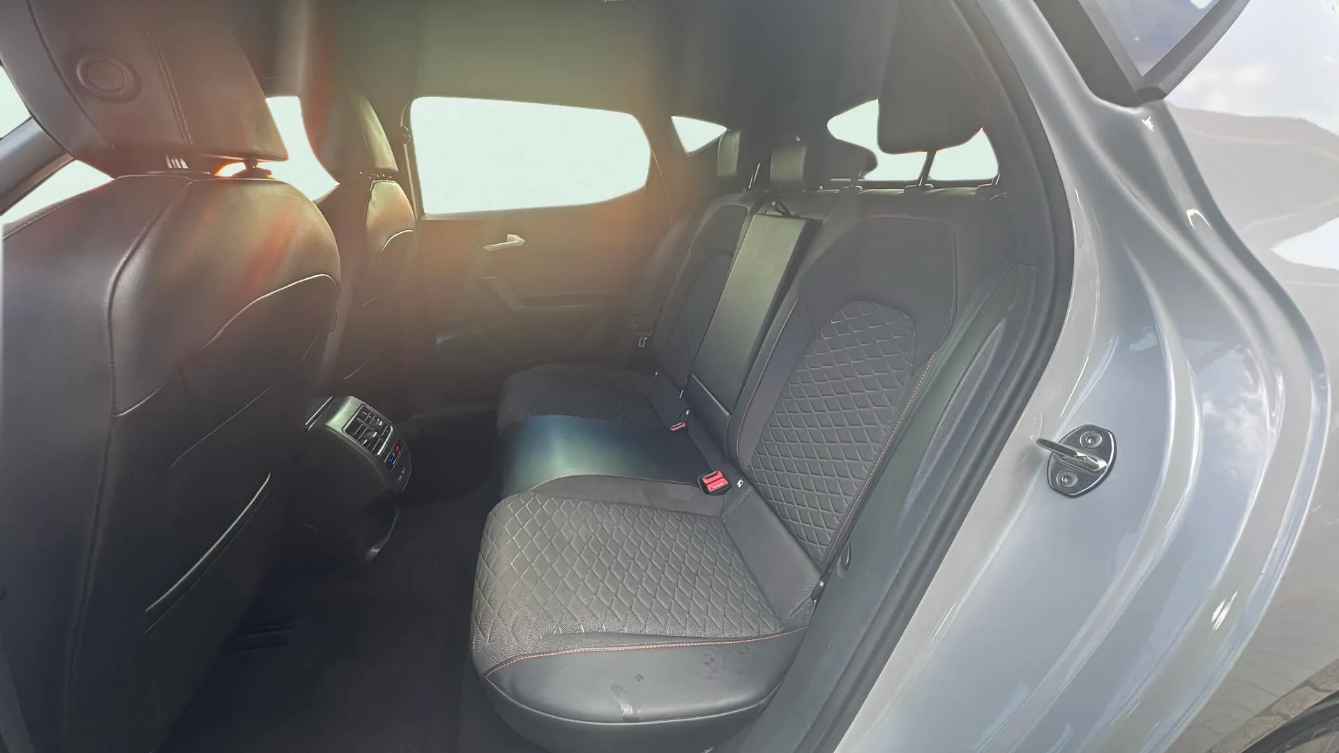 SEAT León 1.0 TSI FR 25 Aniversario - foto 15