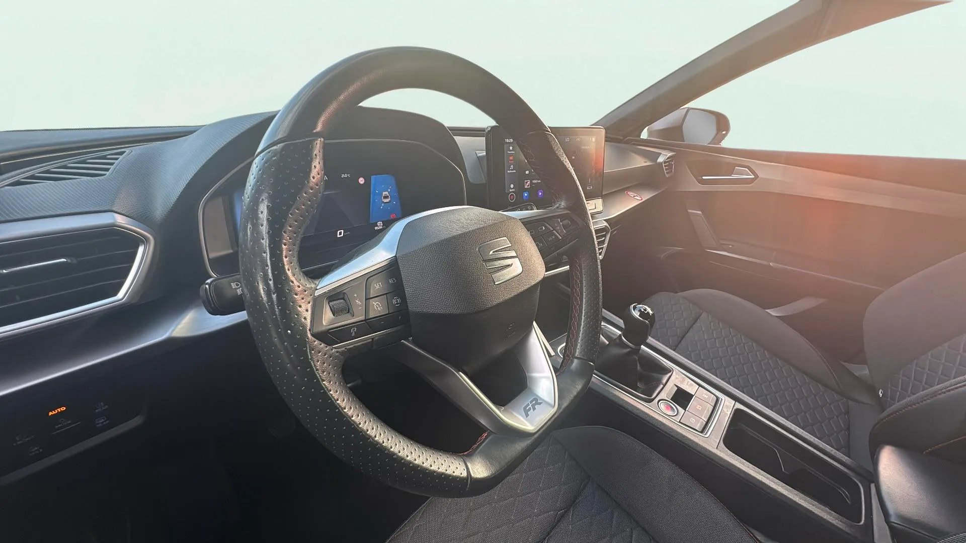 SEAT León 1.0 TSI FR 25 Aniversario - foto 11