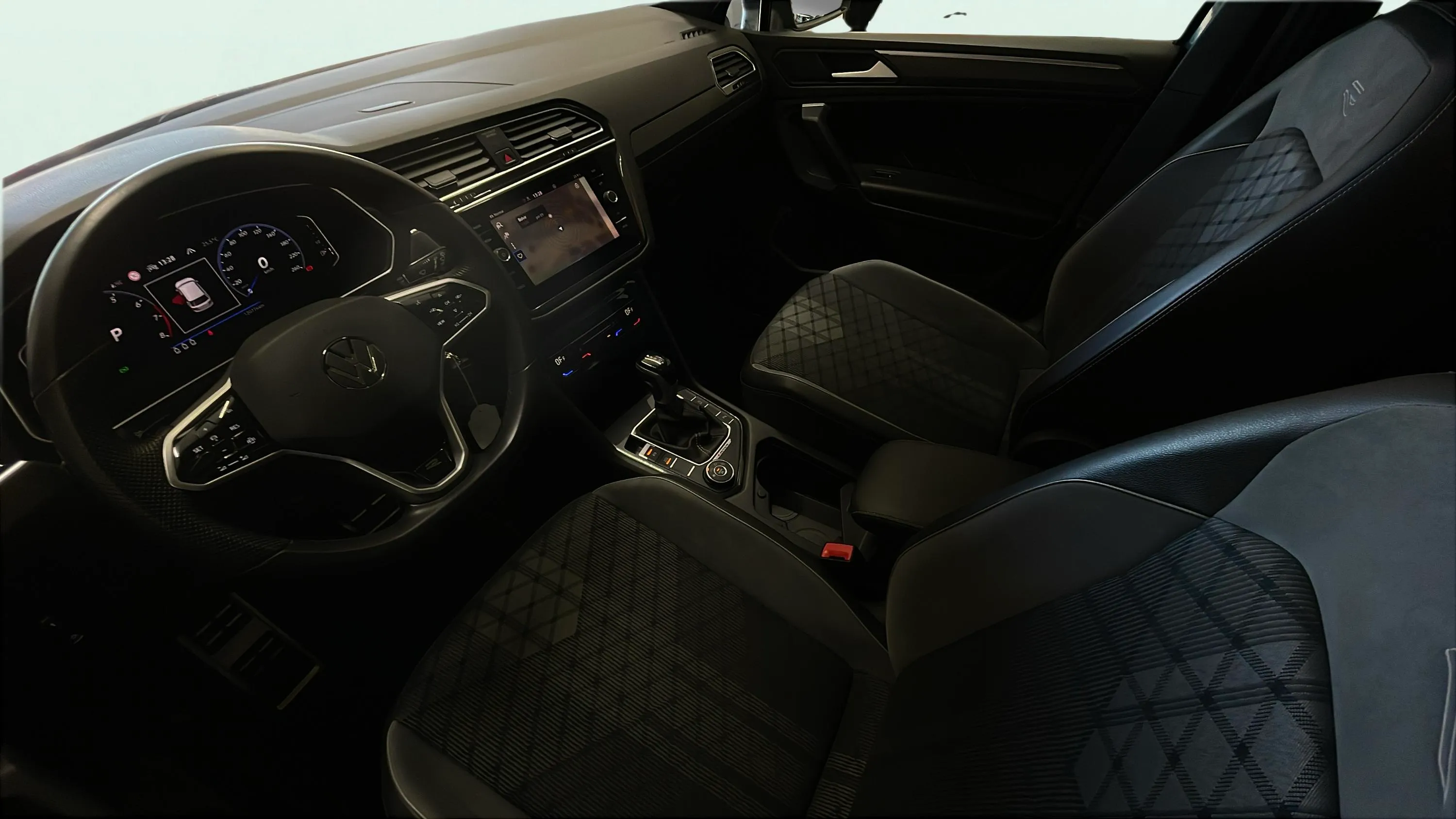 Volkswagen Tiguan R-Line 1.5 TSI DSG - foto 9