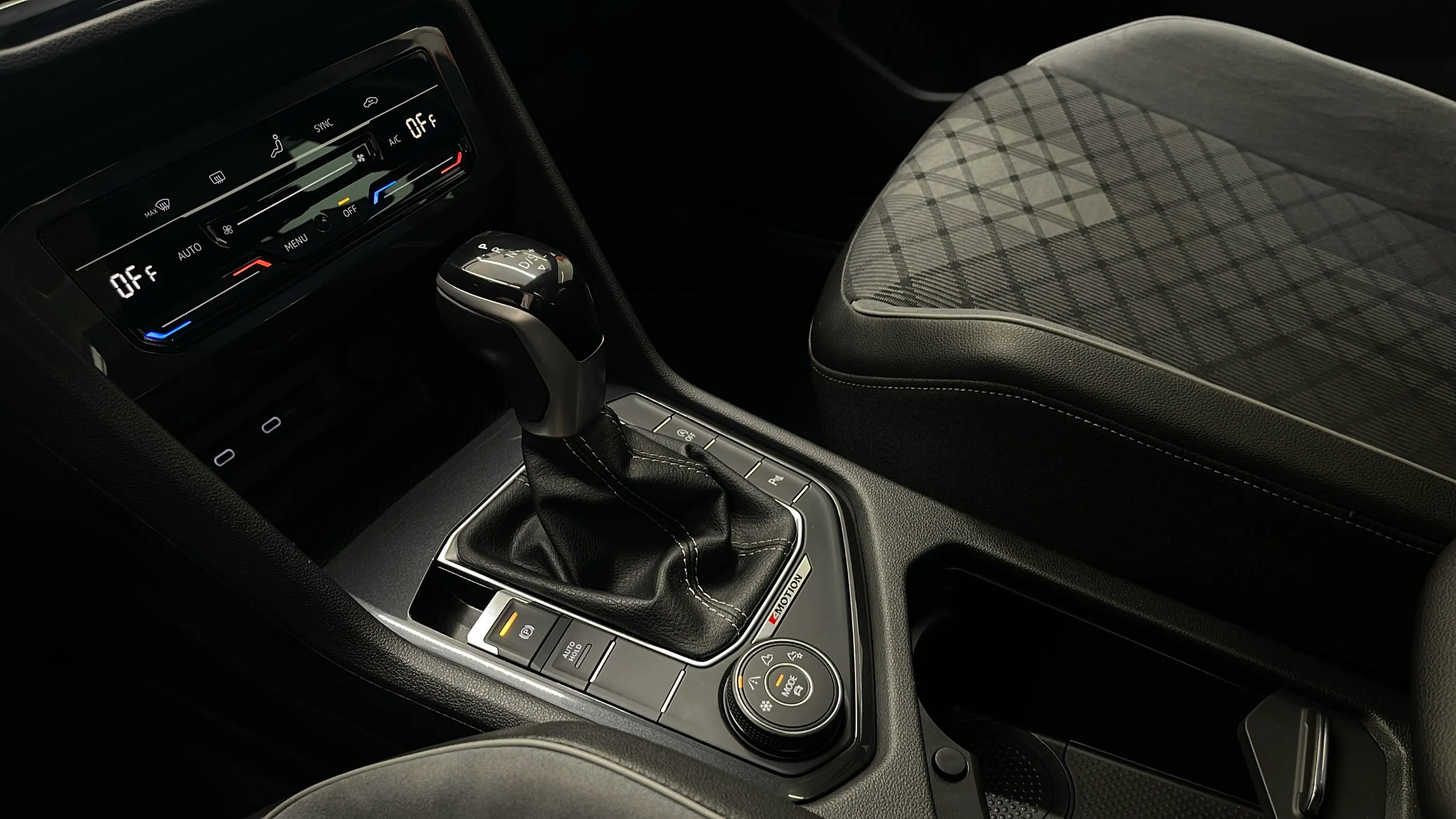 Volkswagen Tiguan R-Line 1.5 TSI DSG - foto 18