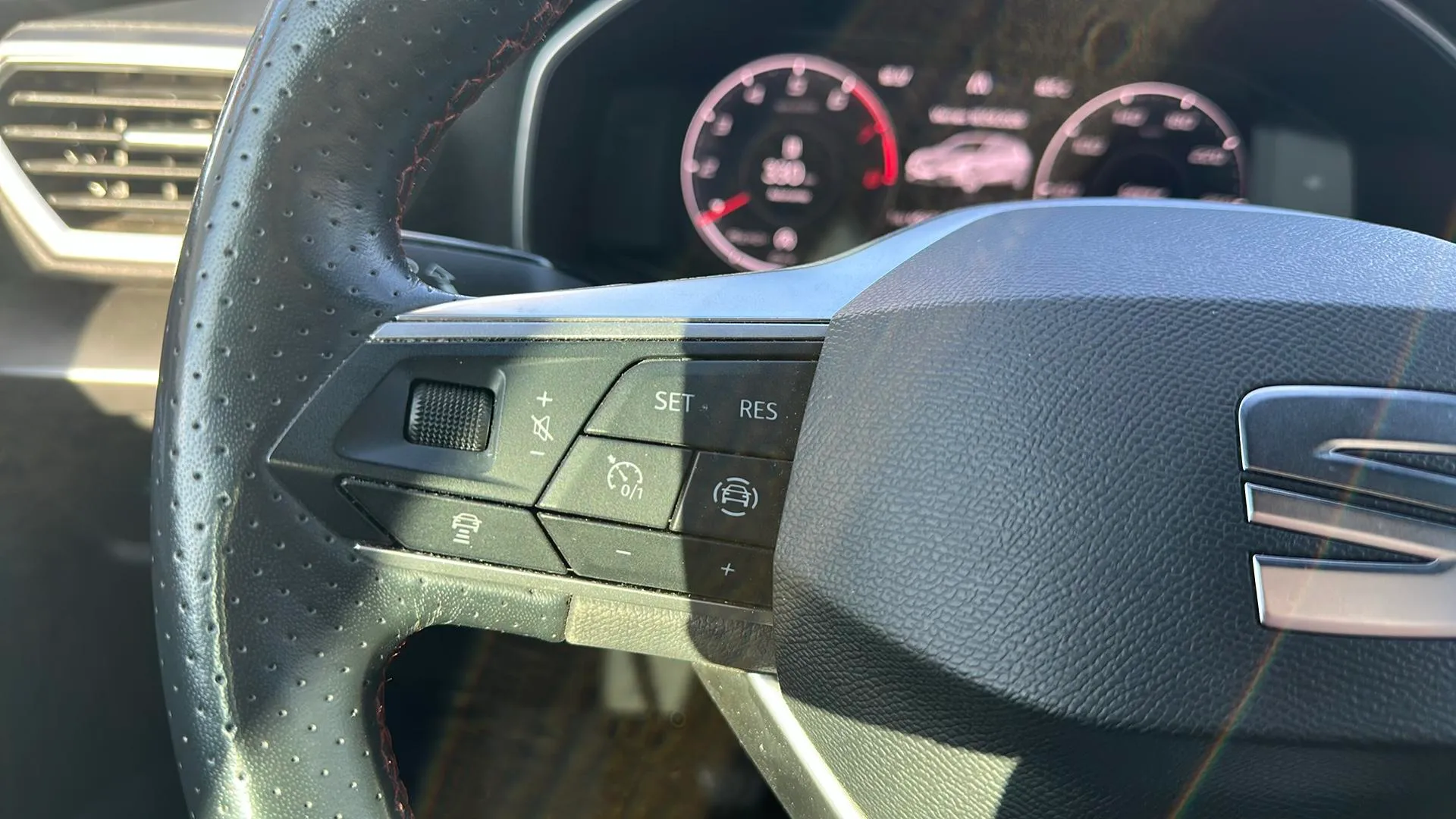 SEAT León 1.0 TSI FR 25 Aniversario - foto 13