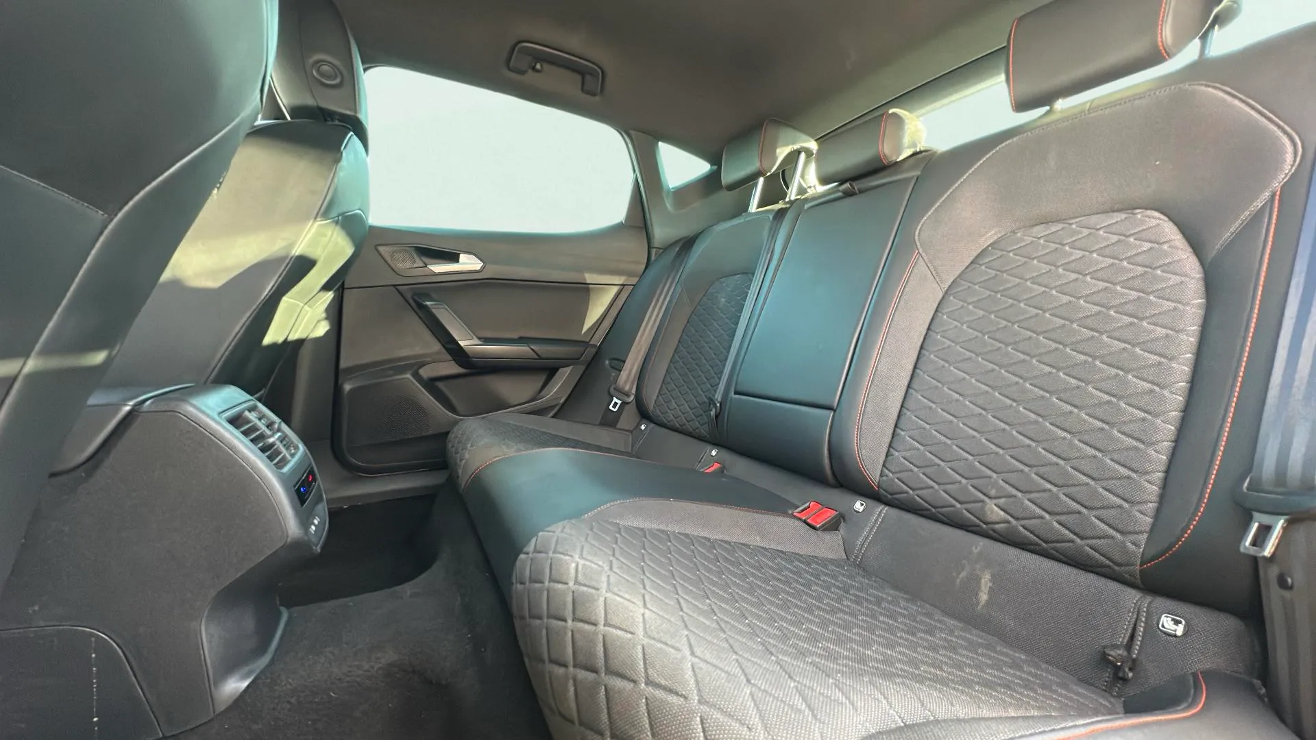 SEAT León 1.0 TSI FR 25 Aniversario - foto 17